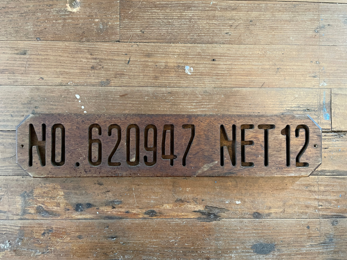 Wooden Hull # Plaque No. 620947 Net 12 Off An Irwin 39