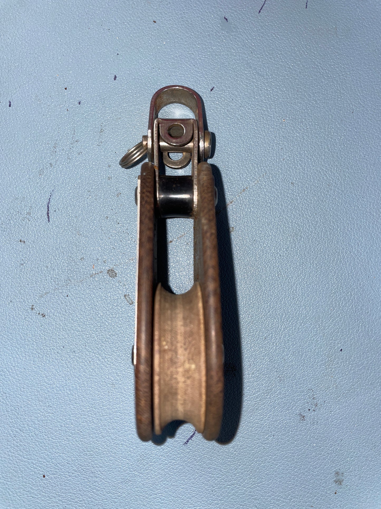 Tufnol 1 5/8" Sheave Fixed Block With Shackle - 3/8" Line