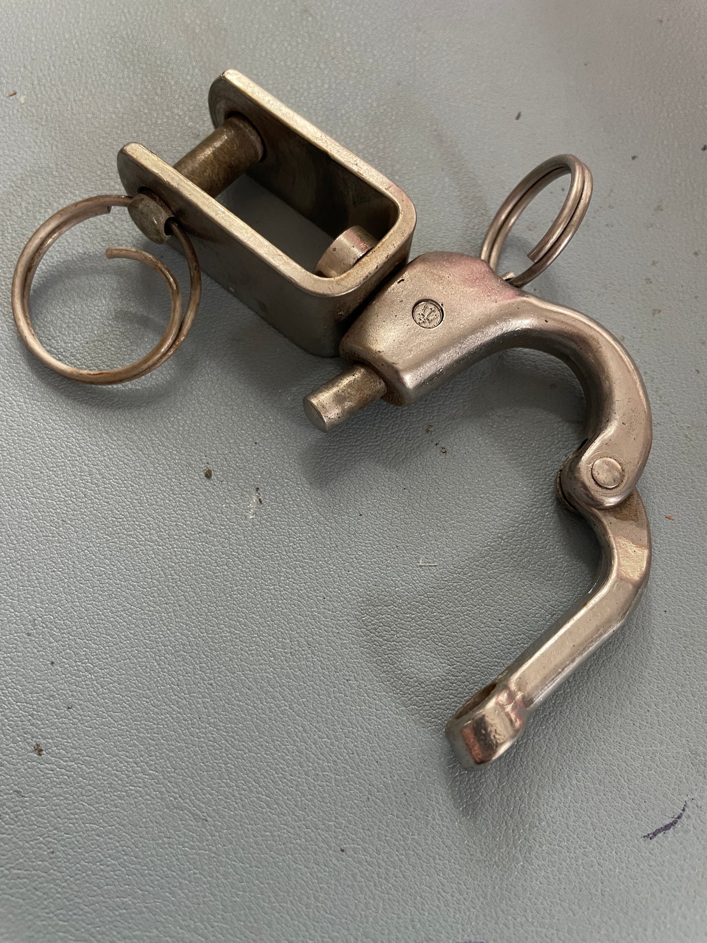Merriman Forked Swivel Bail Shackle - 5/8" Width