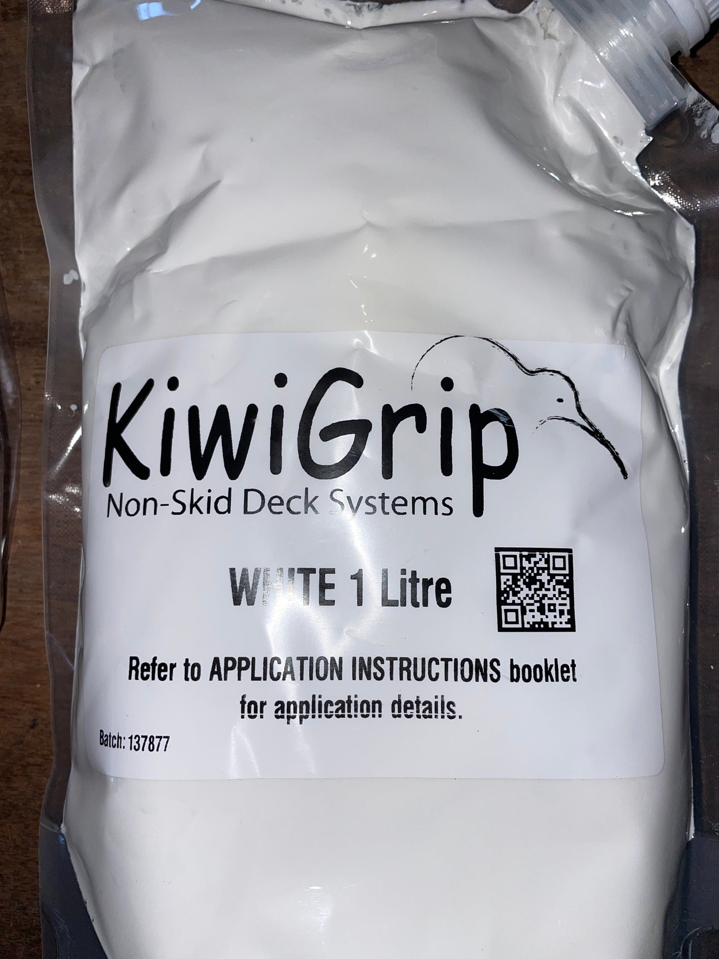 Brand New White 1 Liter Kiwi Grip