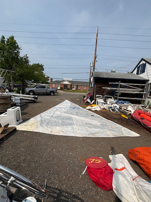 CAL 25 Performance Sail - 27’5” x 29’5” x 15’9”