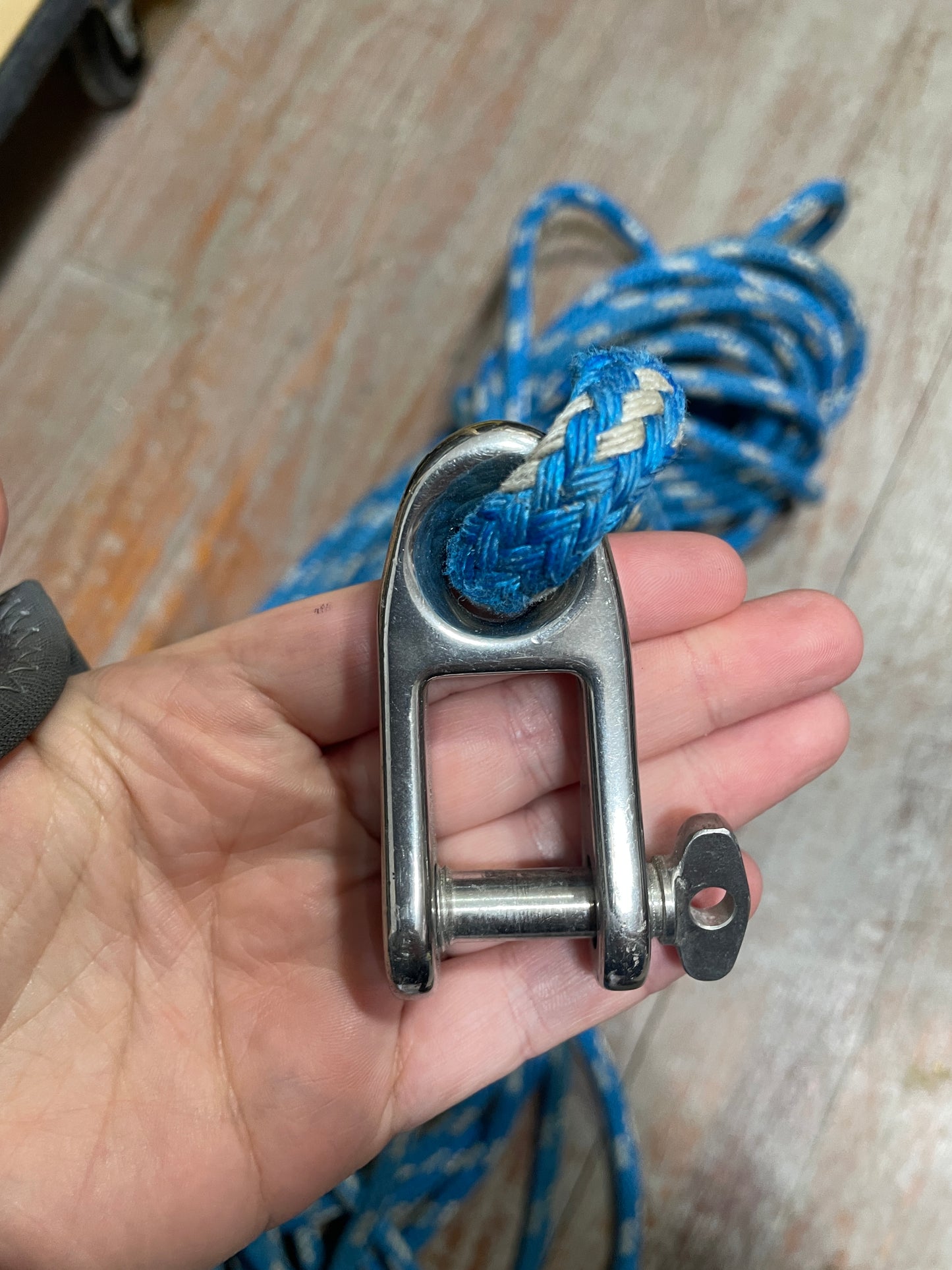 73'8" Blue Halyard Line x 3/8" Diameter & Shackle