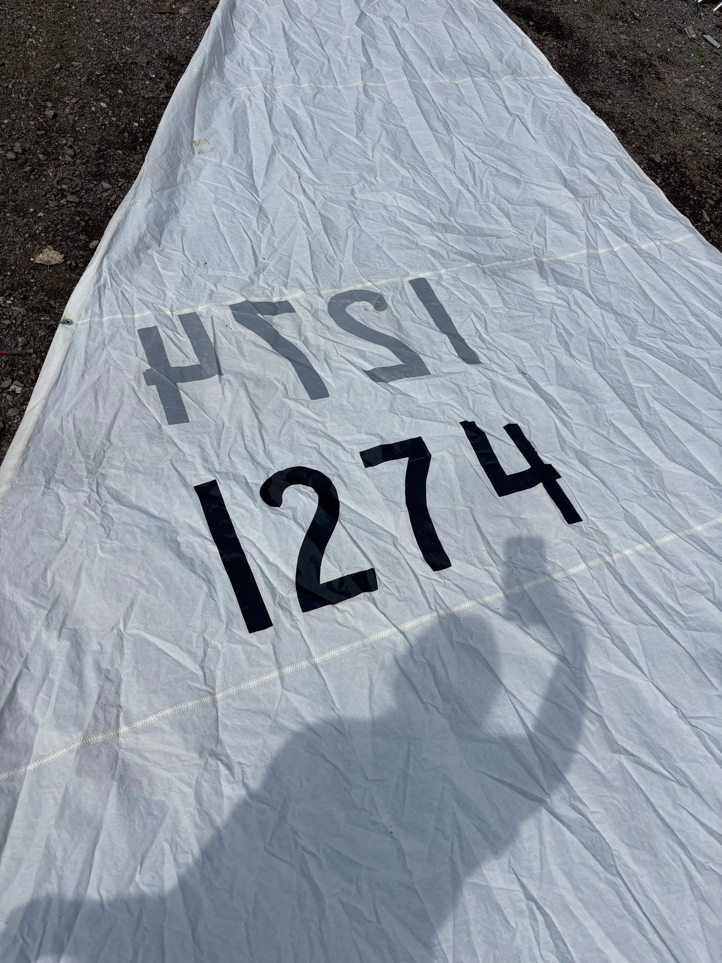 28’6” x 26’5” x 13’5” Sail