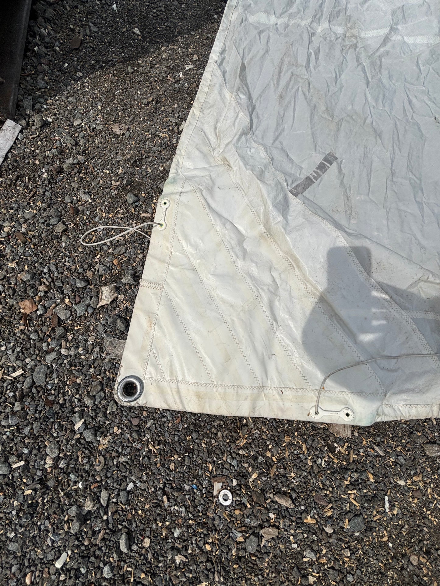 Ericson 25 Sail - 28’2” x 29’2” x 16’