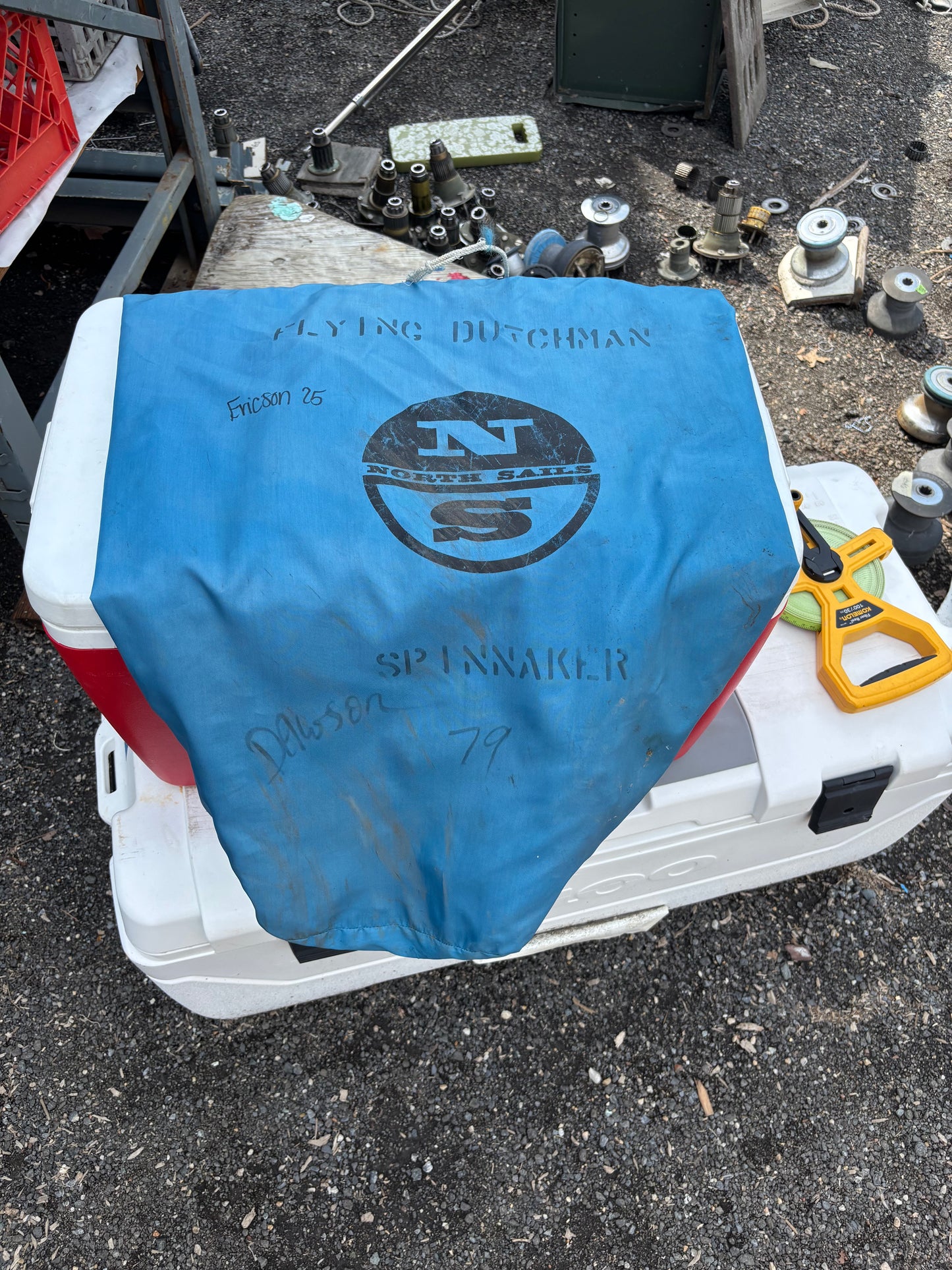 Ericson 25 Sail - 19’4” x 23’ x 14’3”