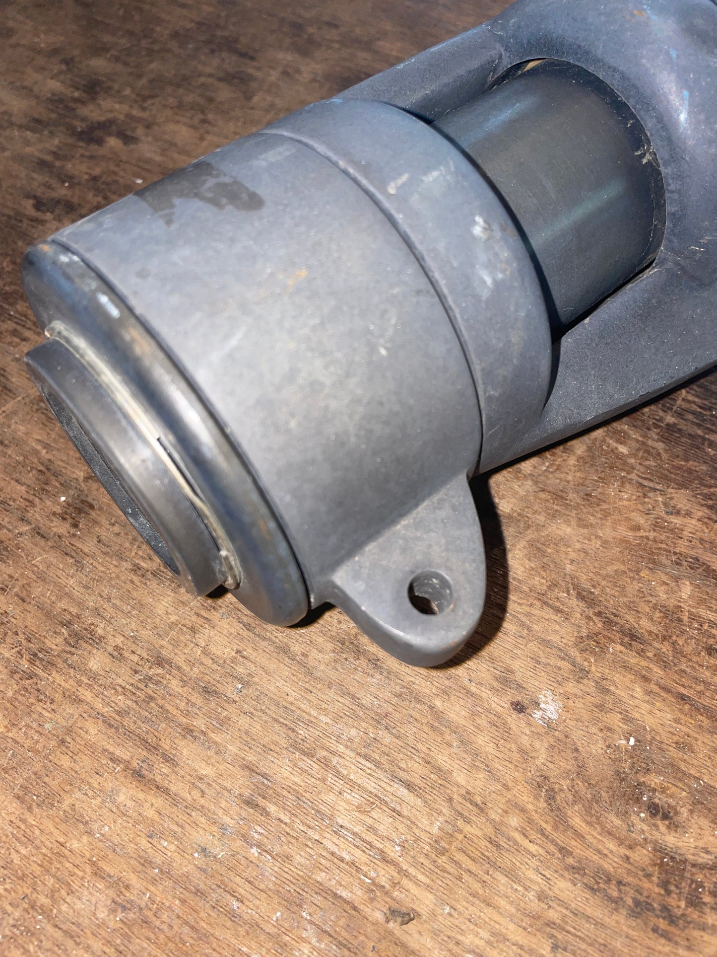 Upper Swivel With Harken #6 Haylard Shackle- 1 1/8”L x 7/8” W Foils