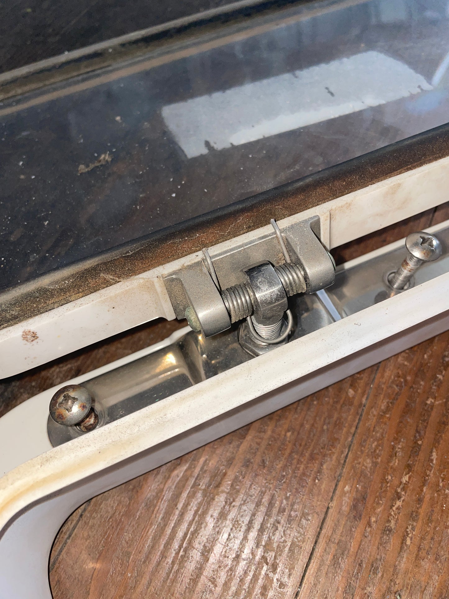 Plastic 4 Dog Opening Portlight- ID 15 3/8”L x 7 3/8”W