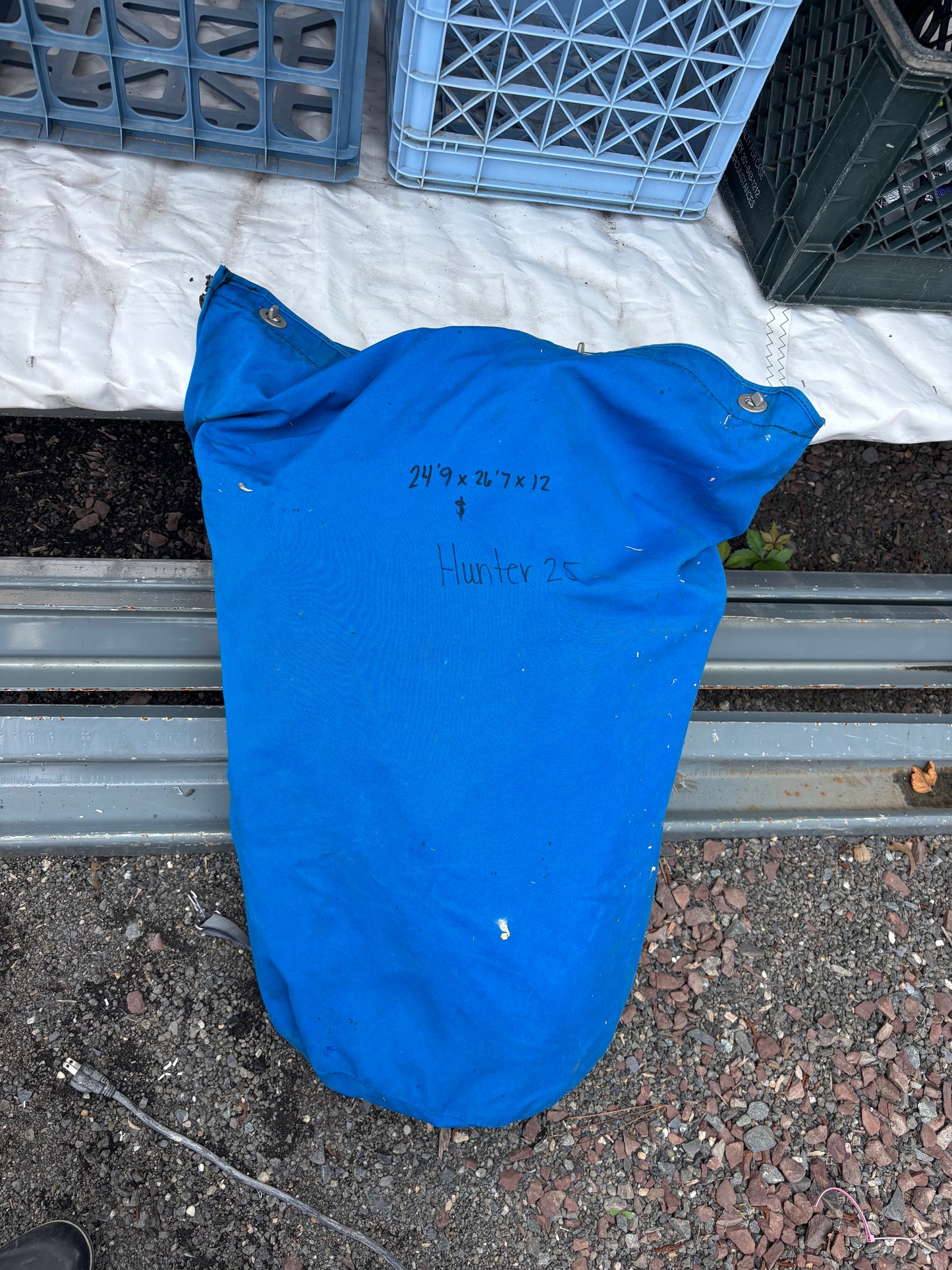Hunter 25 Sail - 24’9” x 26’7” x 12’