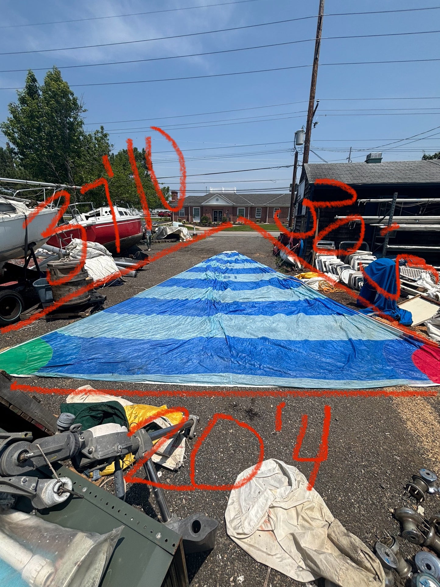 Hunter 28.5 Spinnaker - 37’10” x 30’5” x 20’4”