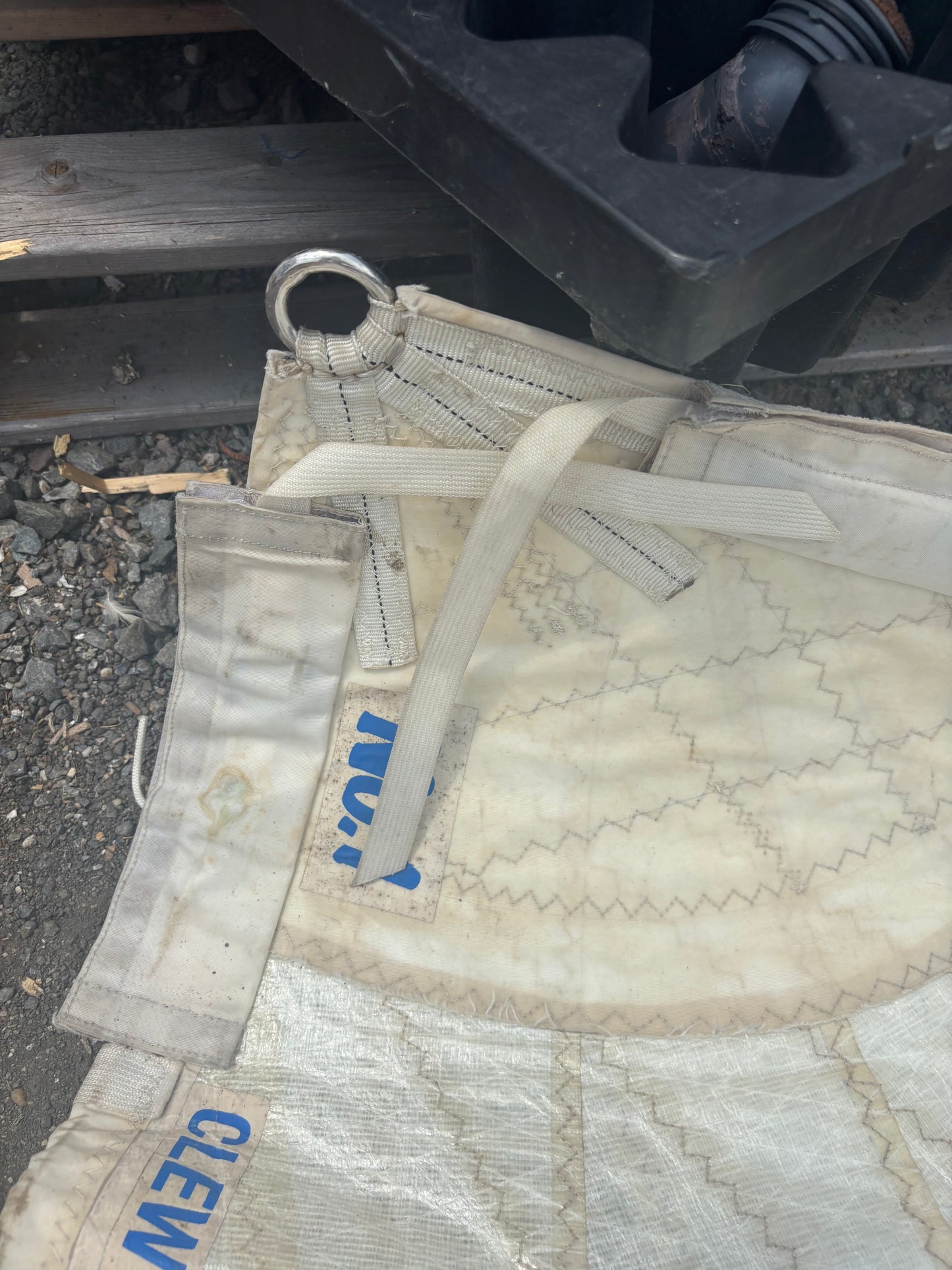 AS IS — 32’ 2” x 32’ 2” x 18’ Symmetrical Performance Sail