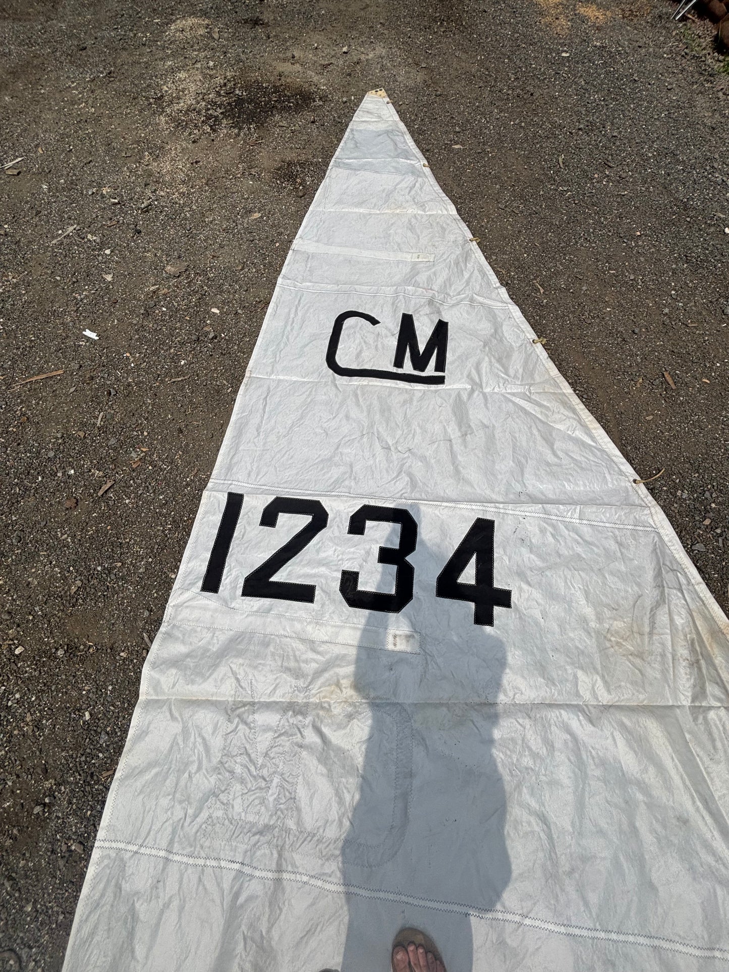 23’5” x 24’10” x 9’3” Sail