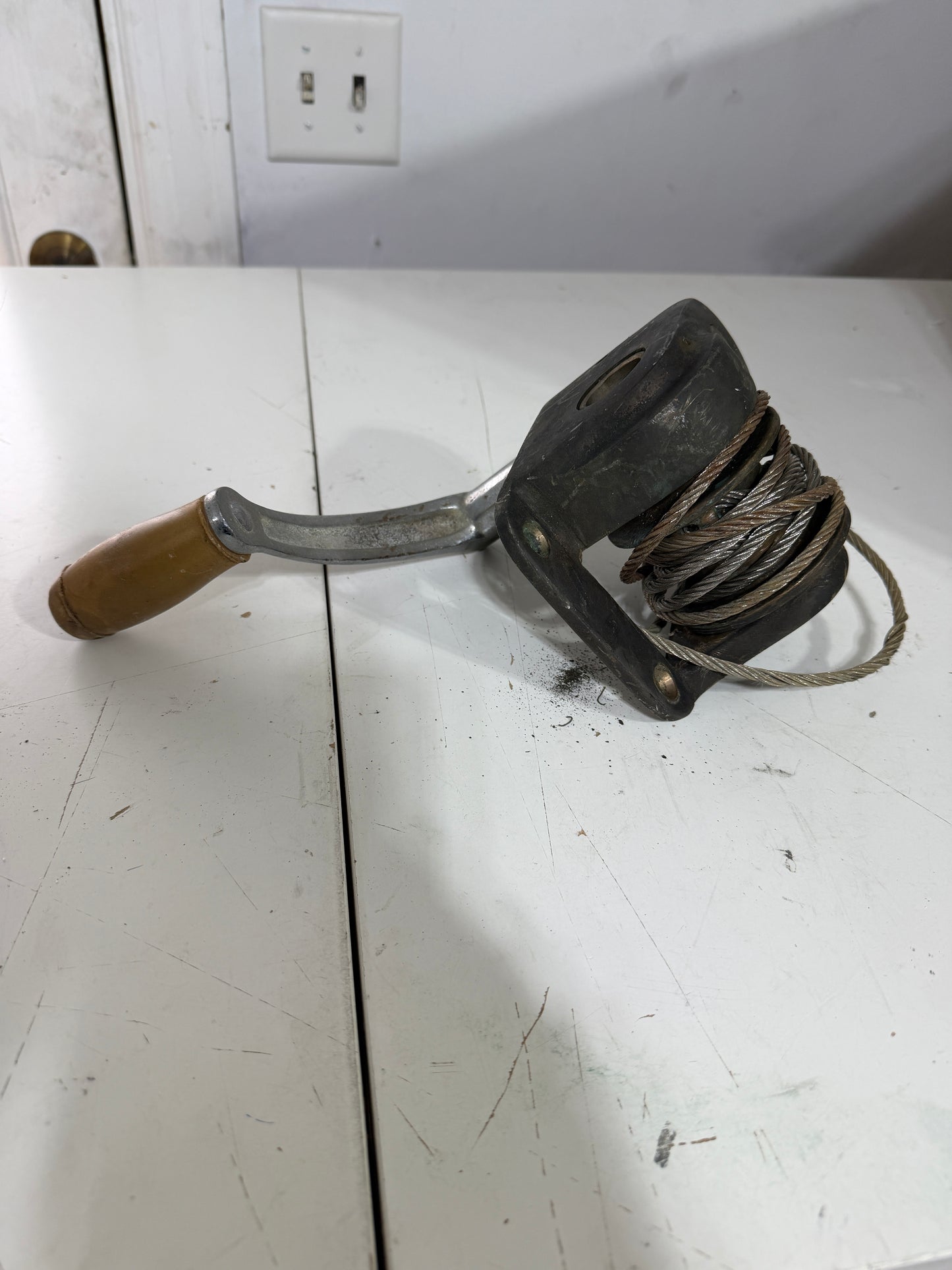 Center Board Winch With Handle - 3/16" Cable - Allied Seabreeze 33