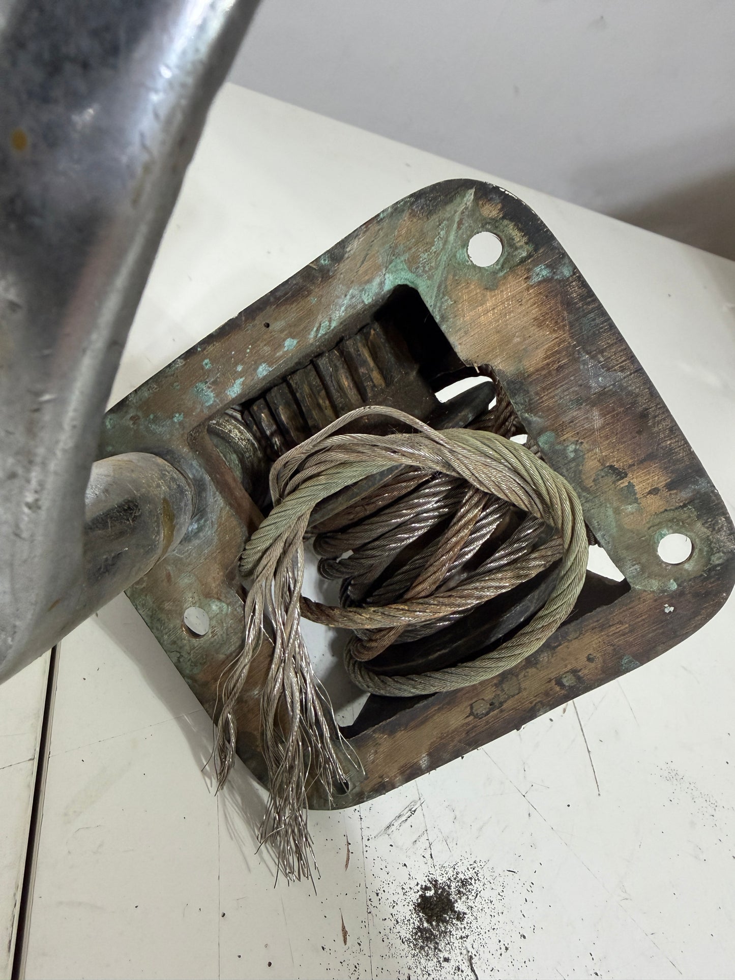 Center Board Winch With Handle - 3/16" Cable - Allied Seabreeze 33