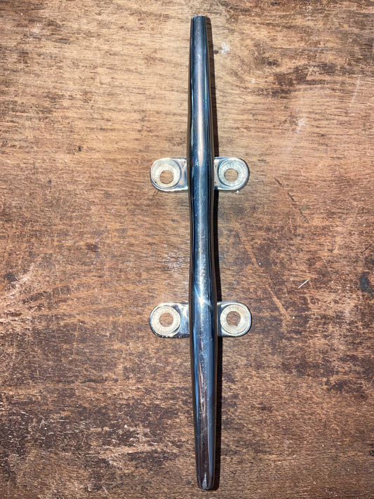 7 7/8” Stainless Steel Skinny Body Cleat