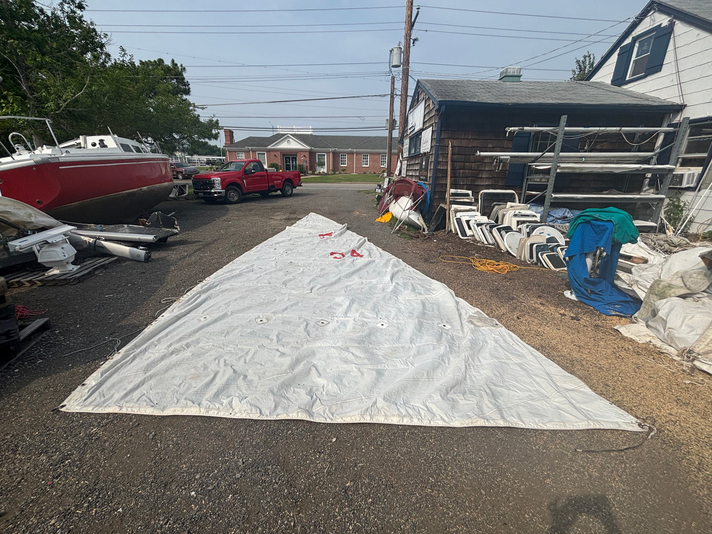 30’ Main Sail — 32’ x 29’7” x 12’2”