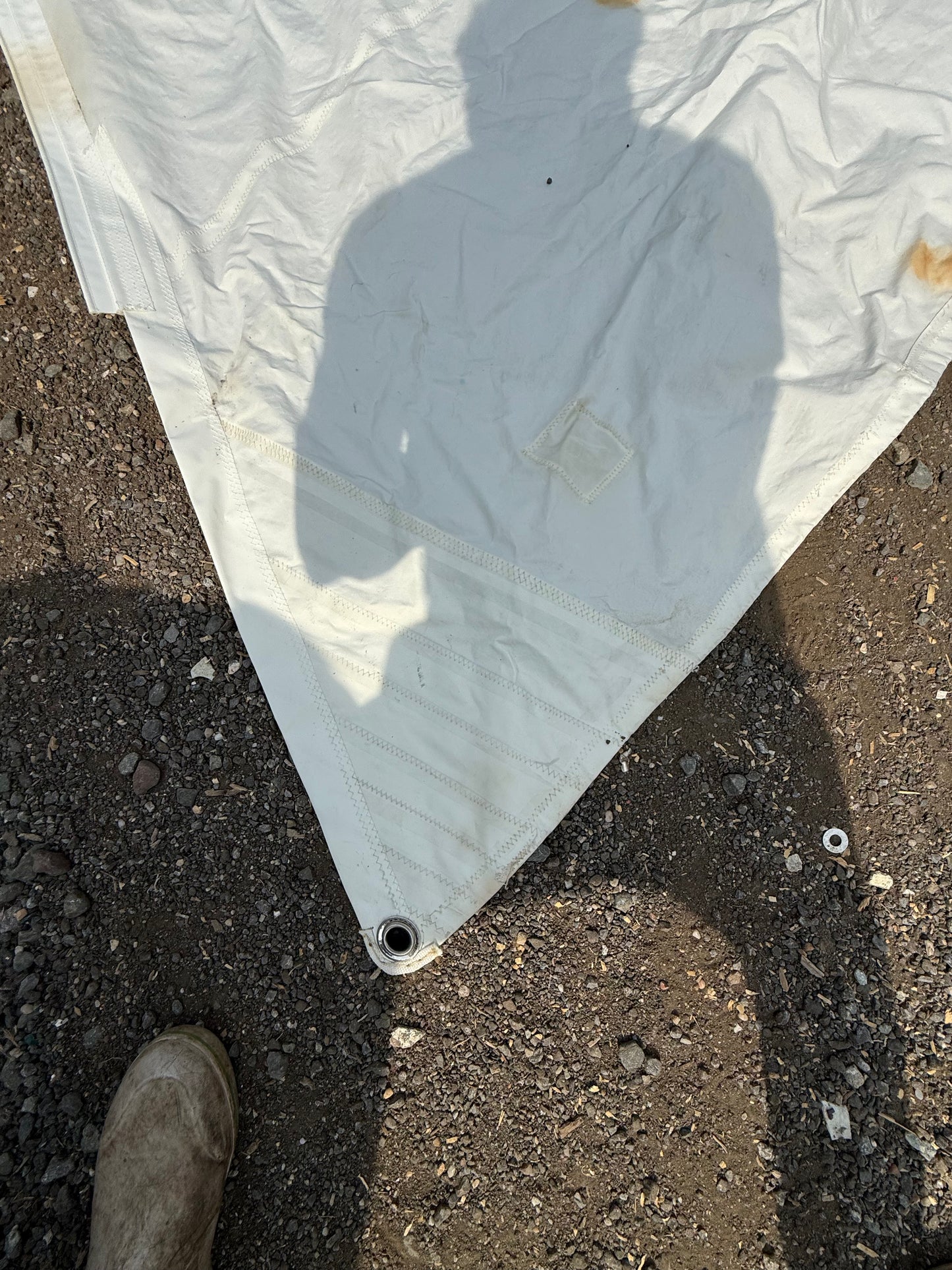 34’2” x 31’2” x 13’4” Sail
