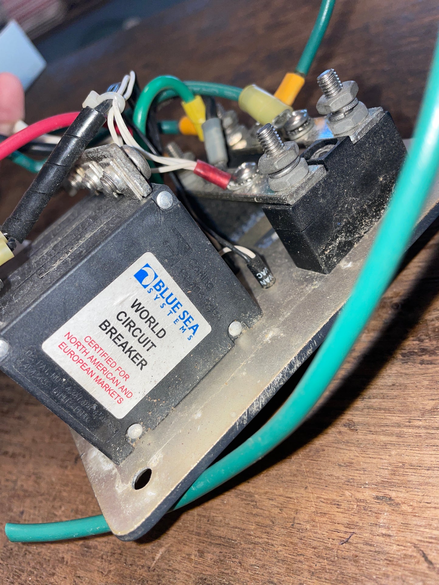 BSS 120 Volt AC/60 HZ Distribution Panel 3 Switch