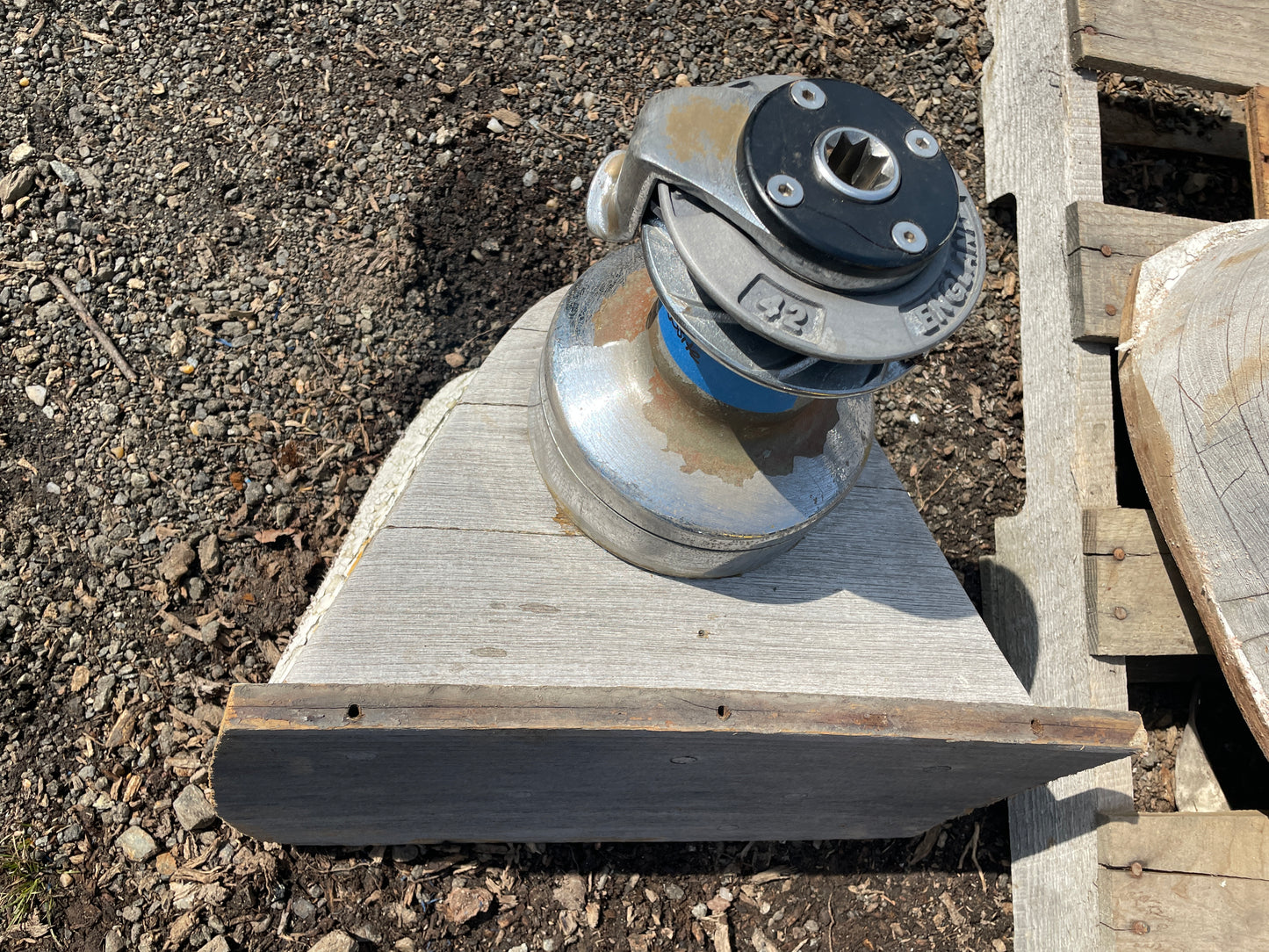Lewmar 42 Self Tailing Winch