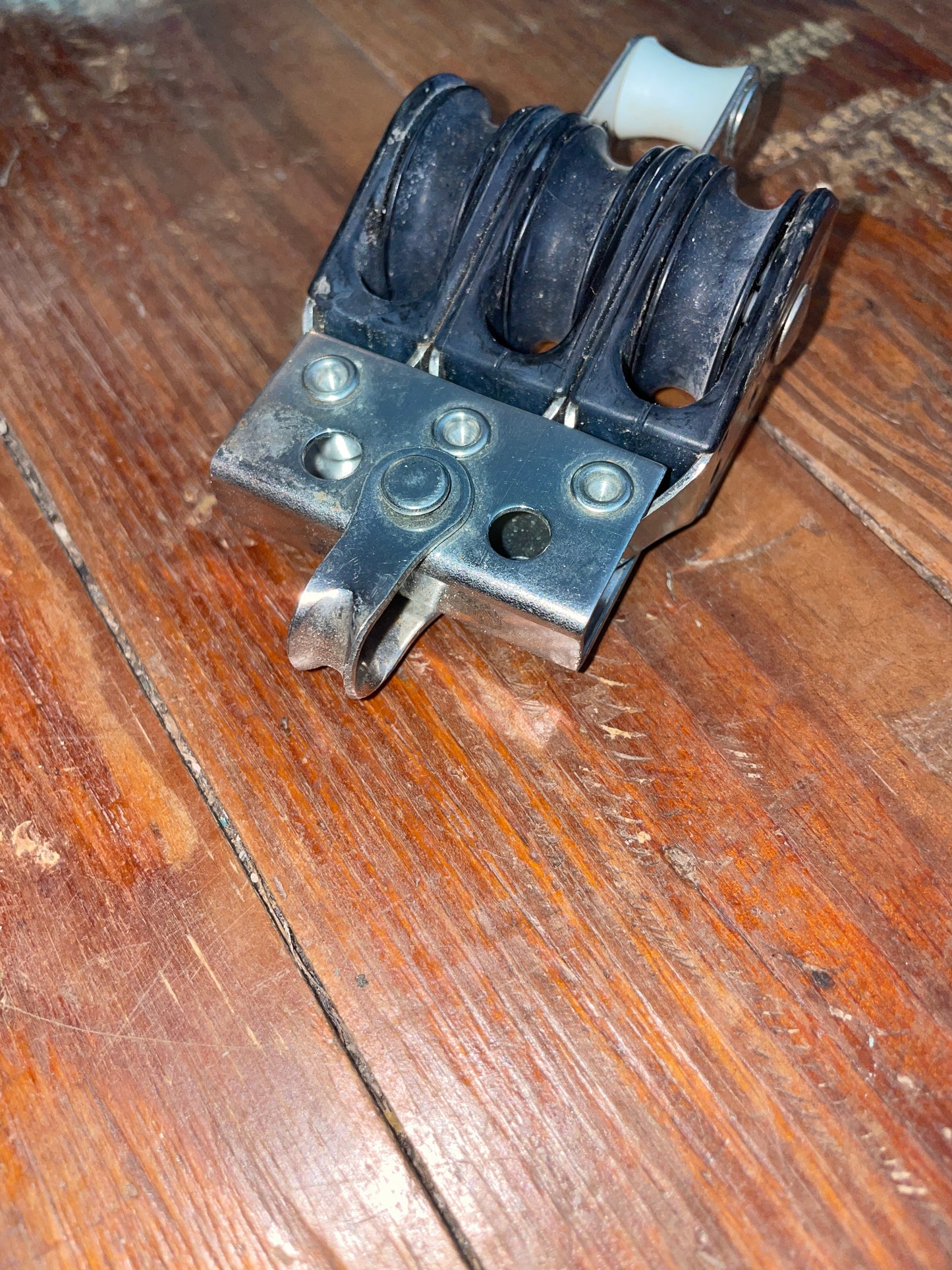 Harken Fixed 1 1/2” Triple Block With Beckett- 3/8” Line