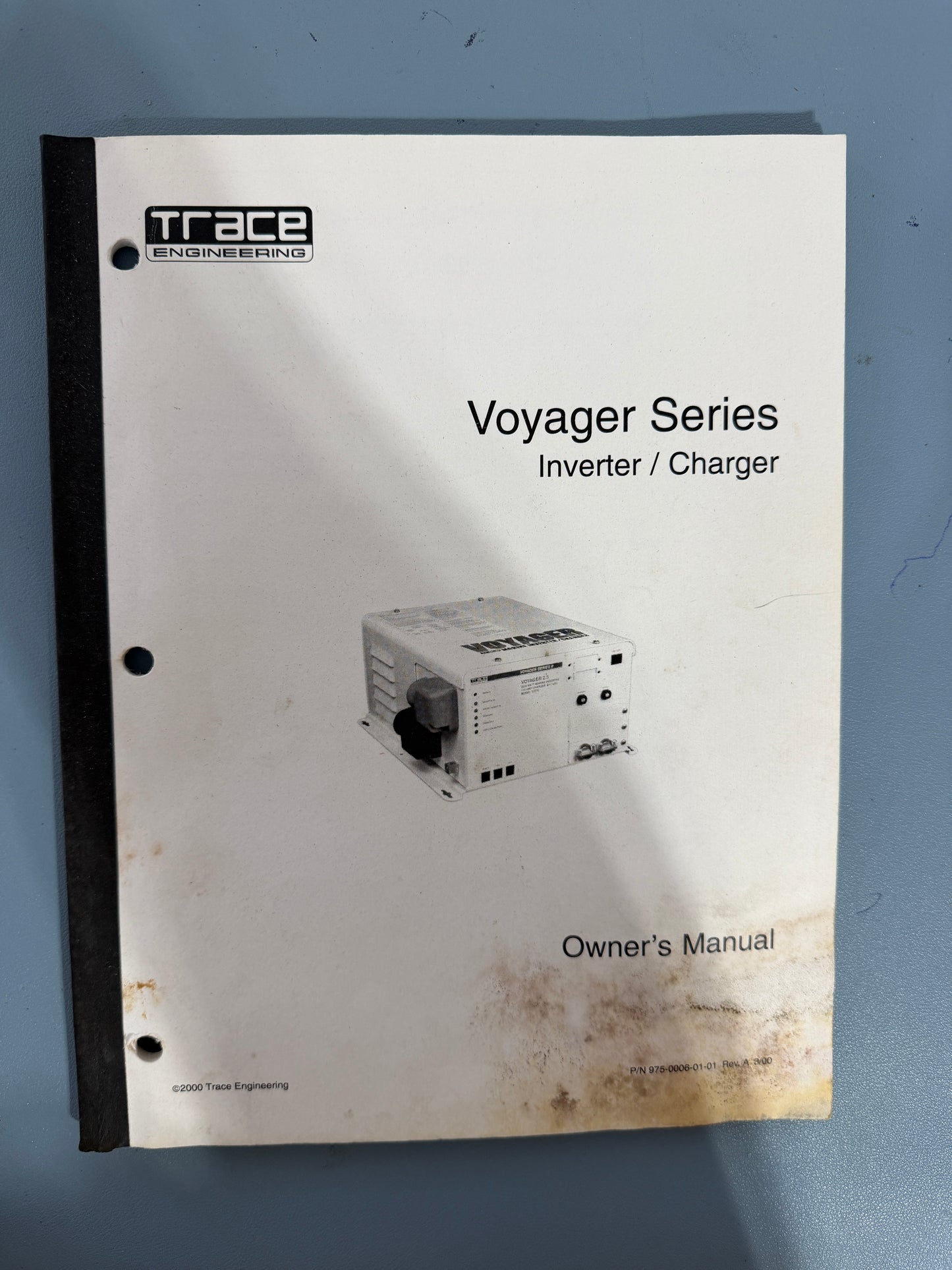 Voyager Marine Inverter/Charger Series I : MODEL V1012