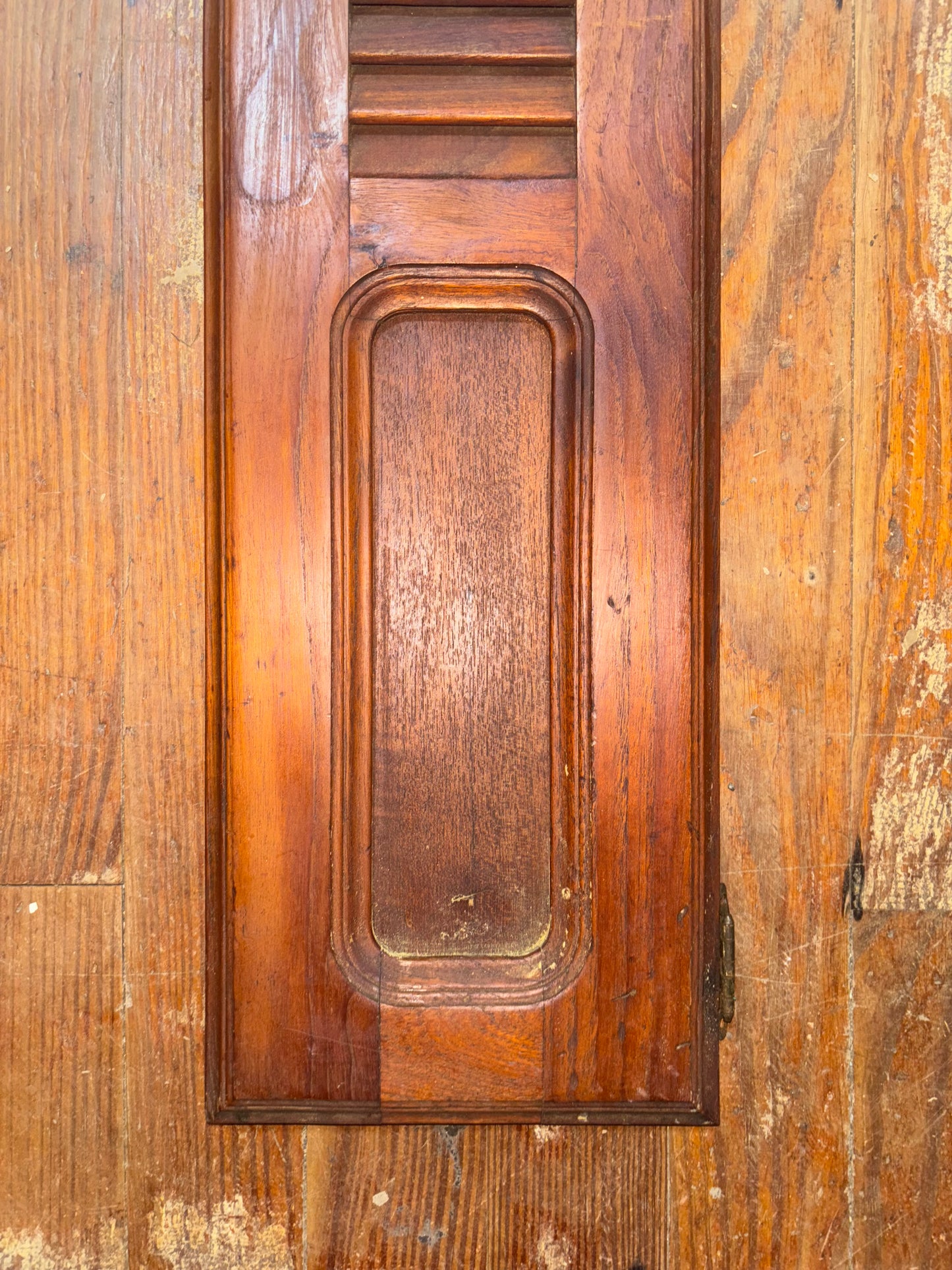 Islander 32 Interior Cabinet Door - ID 32 1/4" Long x 8 1/8" Wide -- #43