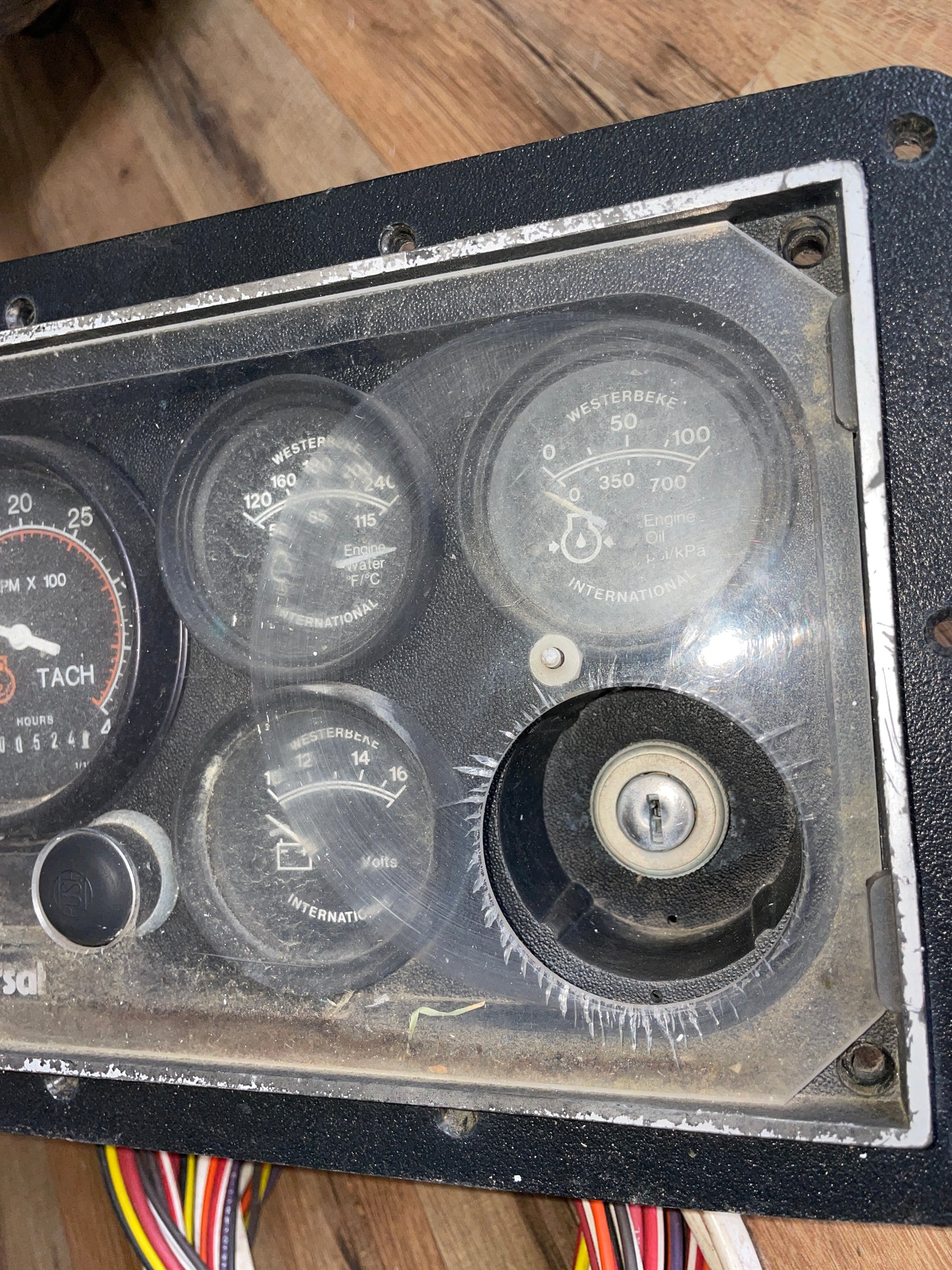 Universal Engine Panel - No Keys Off Catalina 30