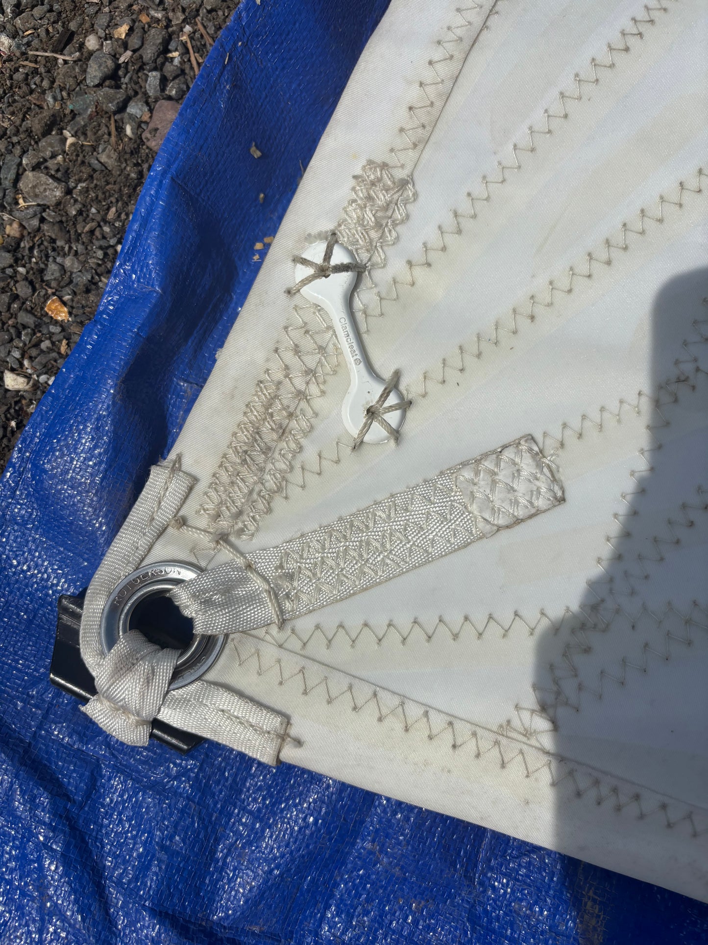 CAL 25 Quantum Main Sail -- 24' Luff x 27' Leech x 11' Foot -- LIKE NEW
