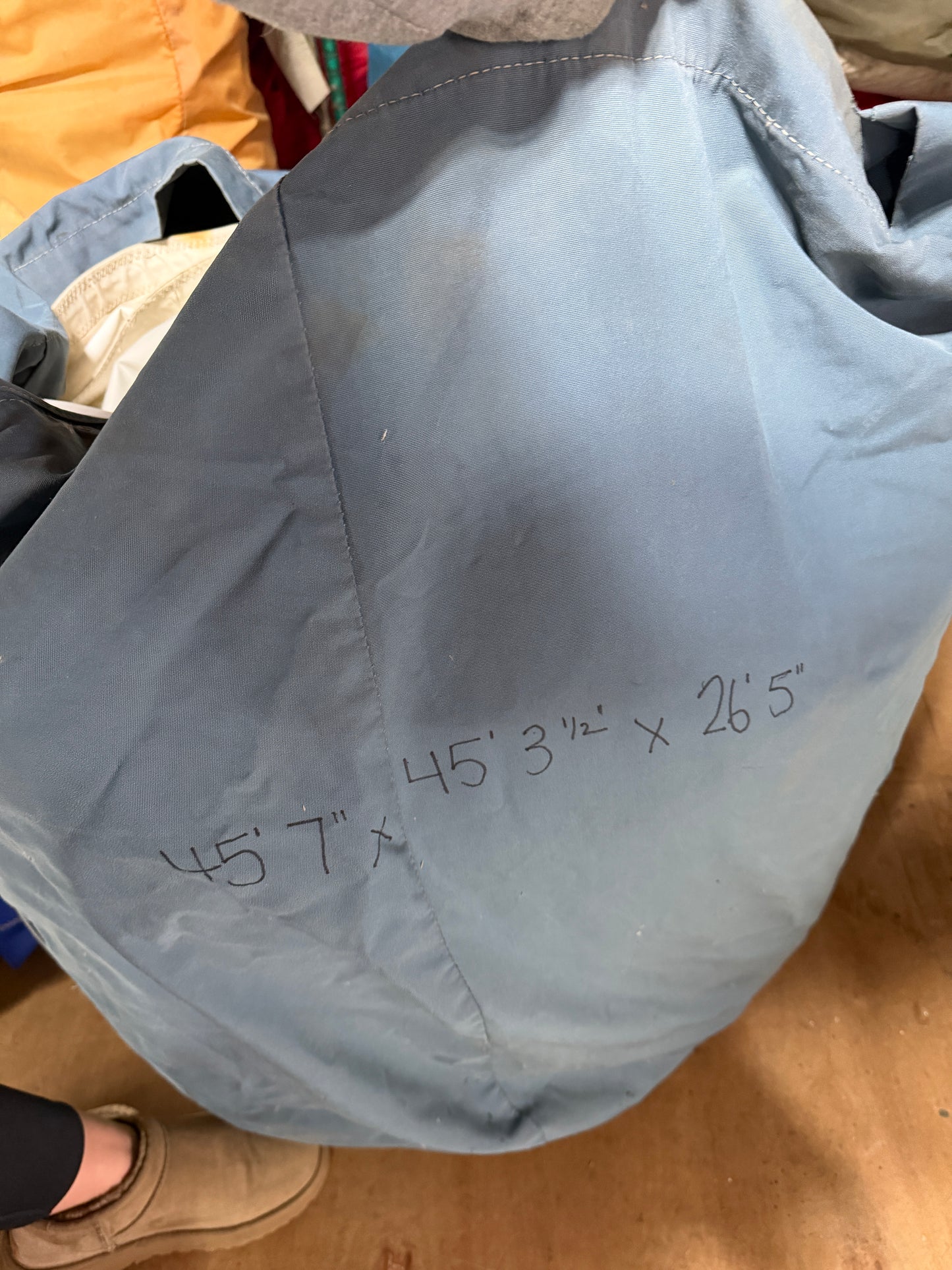 45'7 x 45'3" x 26'5" - Hood Sail