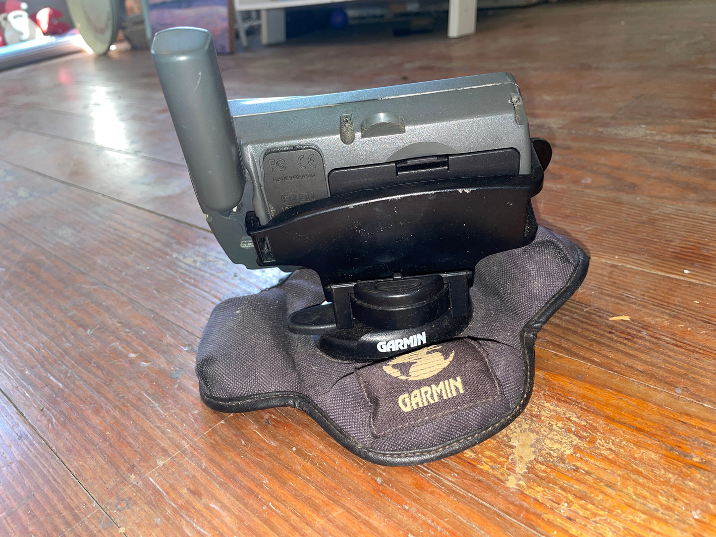 Furuno 276C Garmin West Marine Chart Plotter With Weighted Stand & Manual