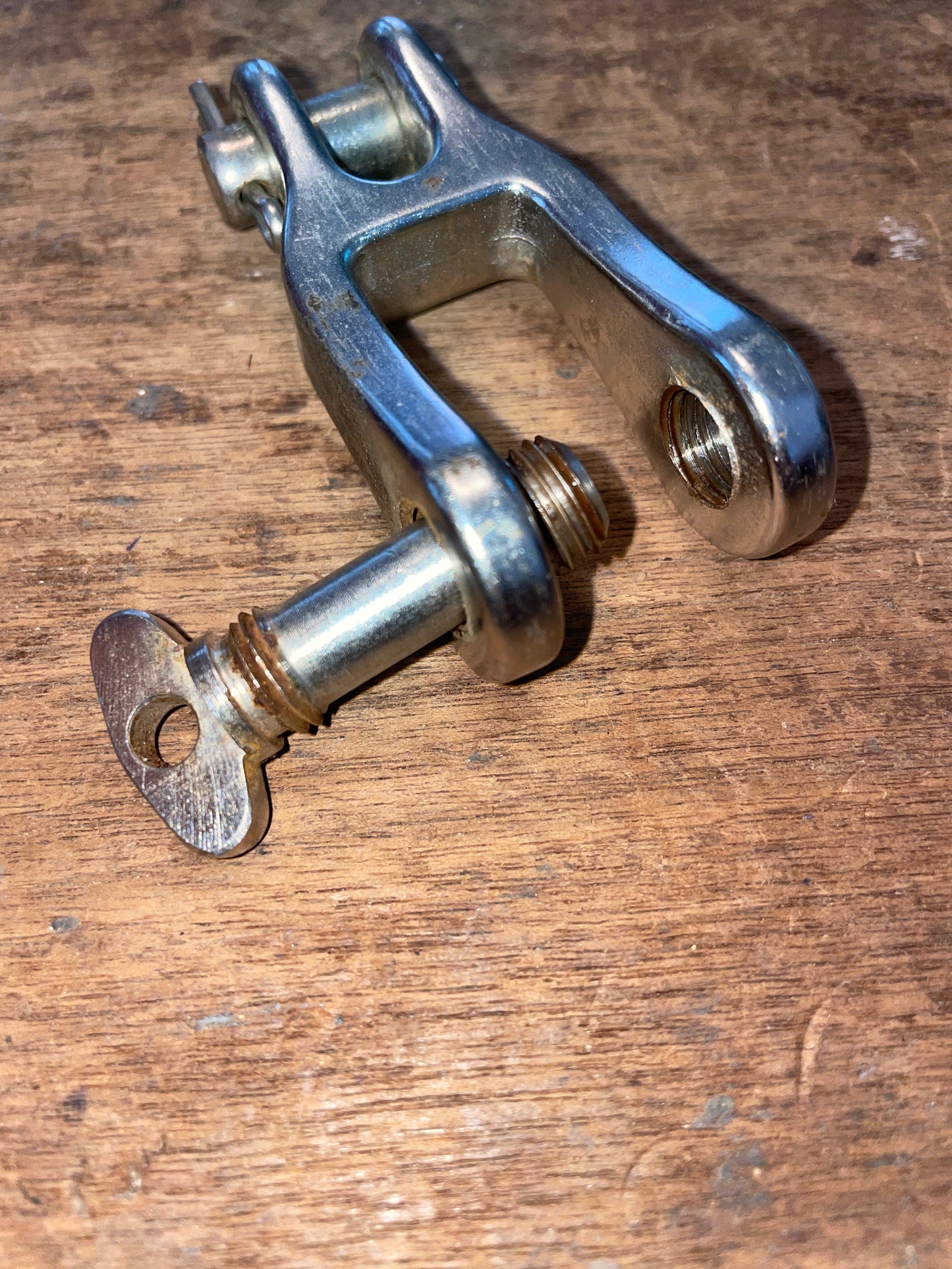 Schaefer SS 3/8” Top - 3/4” Bottom Width Shackle