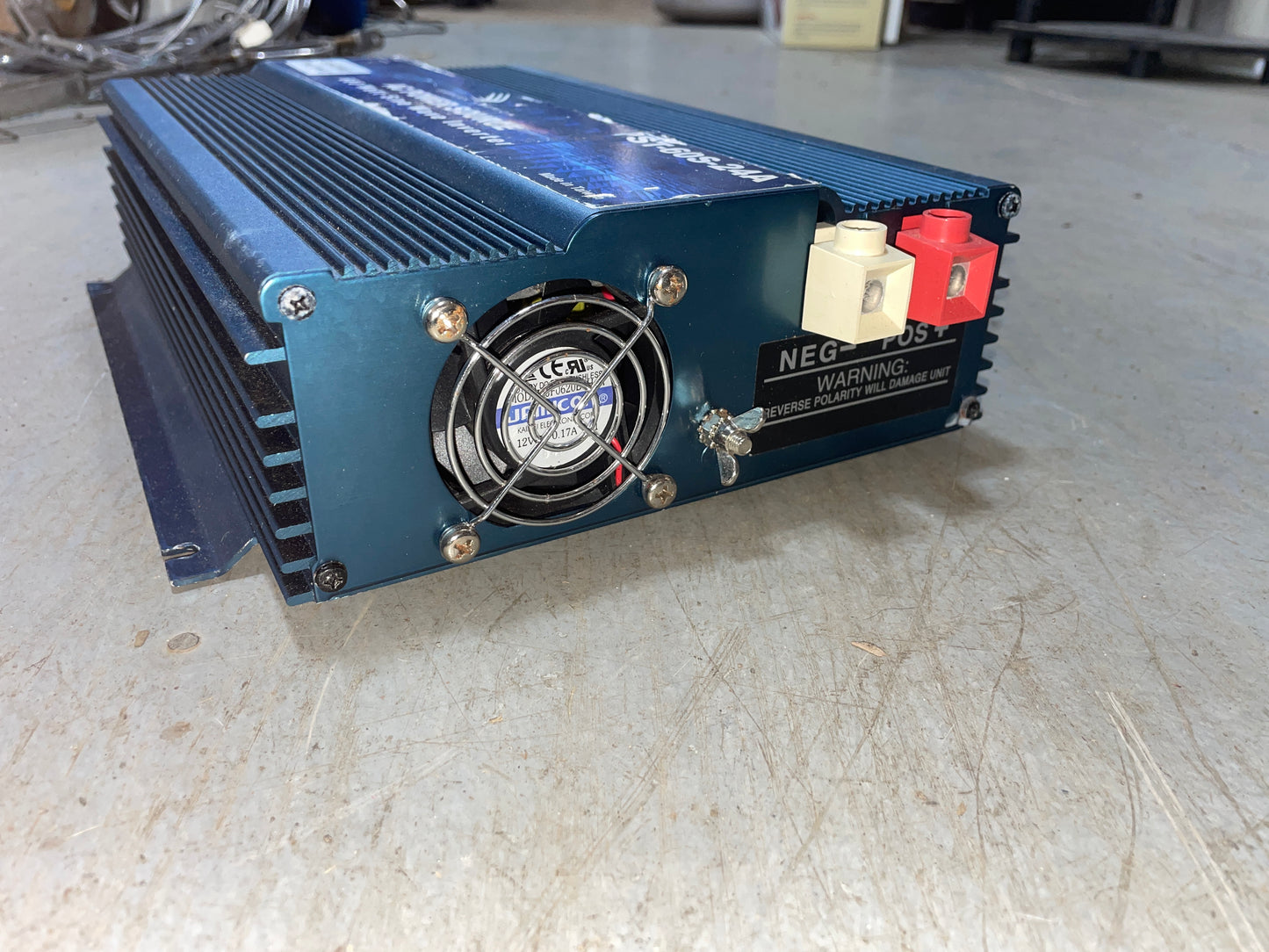 Samlex America 600 Watt Sine Wave Inverter - LIKE NEW