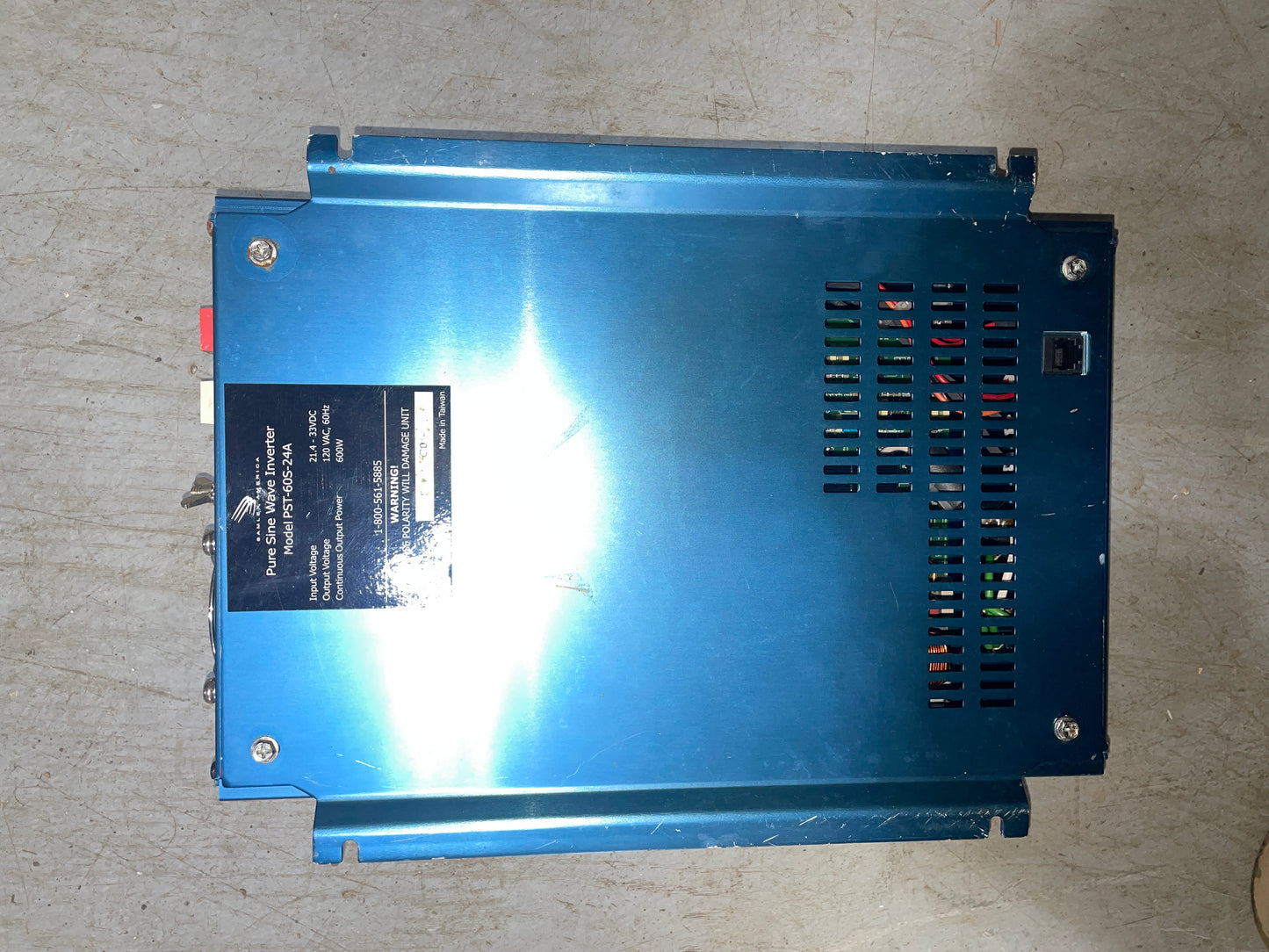 Samlex America 600 Watt Sine Wave Inverter - LIKE NEW