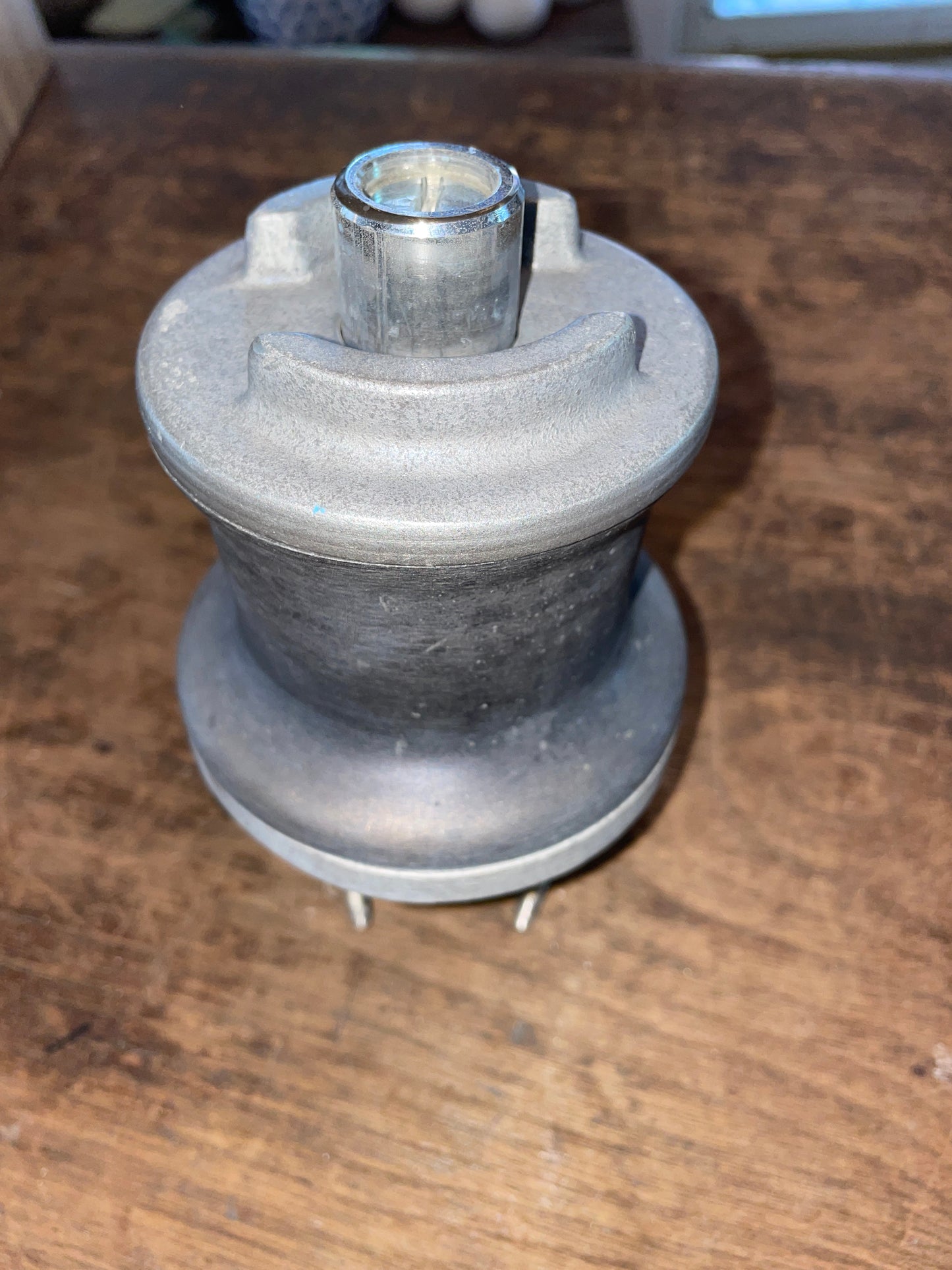 2 Speed Winch With Handle- 3 5/8” Base