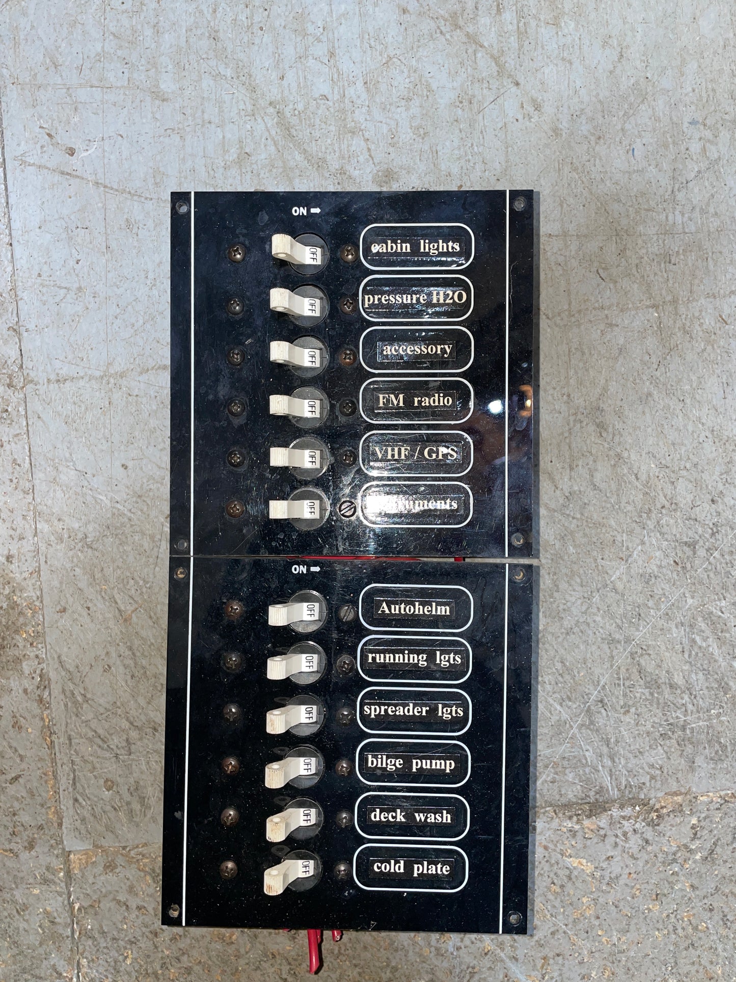 12 Switch DC Panel OFF Beneteau 285 First