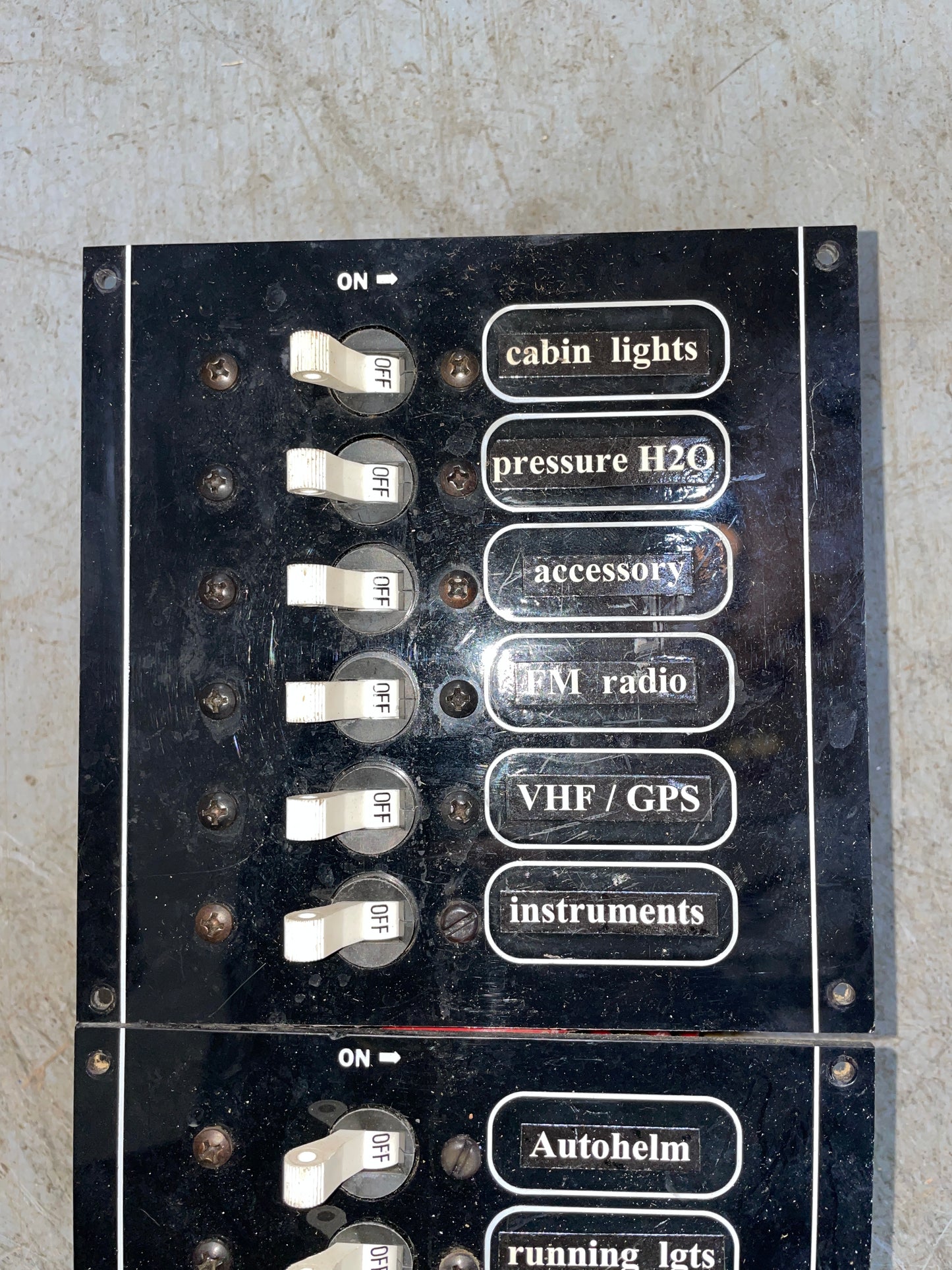 12 Switch DC Panel OFF Beneteau 285 First