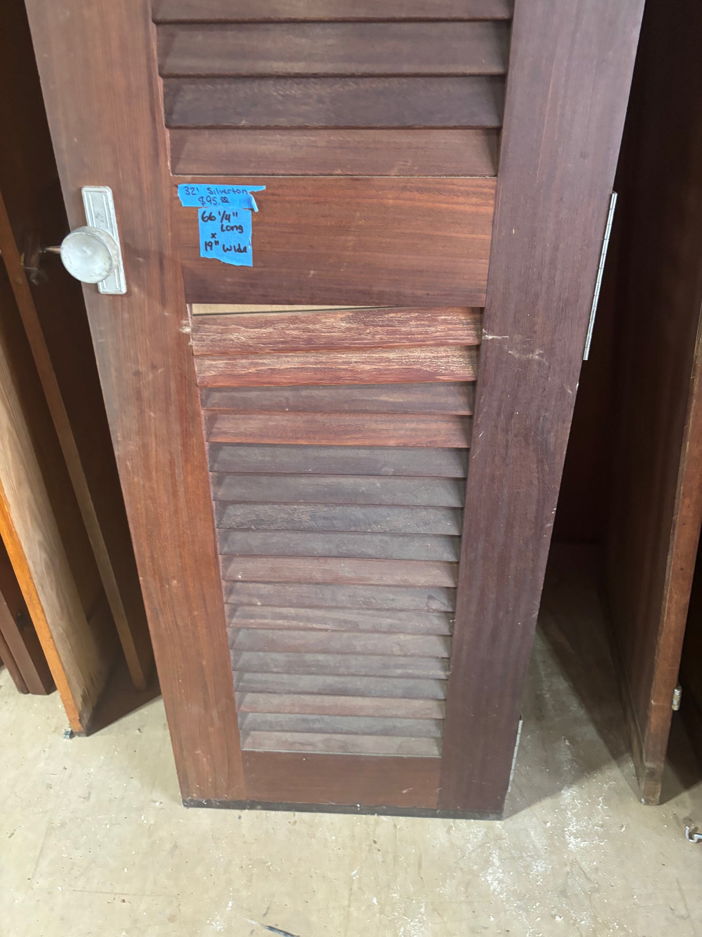 Silverton 32 Louvered Interior Door - 66 1/4" x 19"-- #33