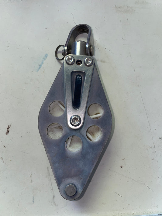 Schaefer 2 1/4” Single Sheave Block W/ Beckett & Shackle - 9/16” Line