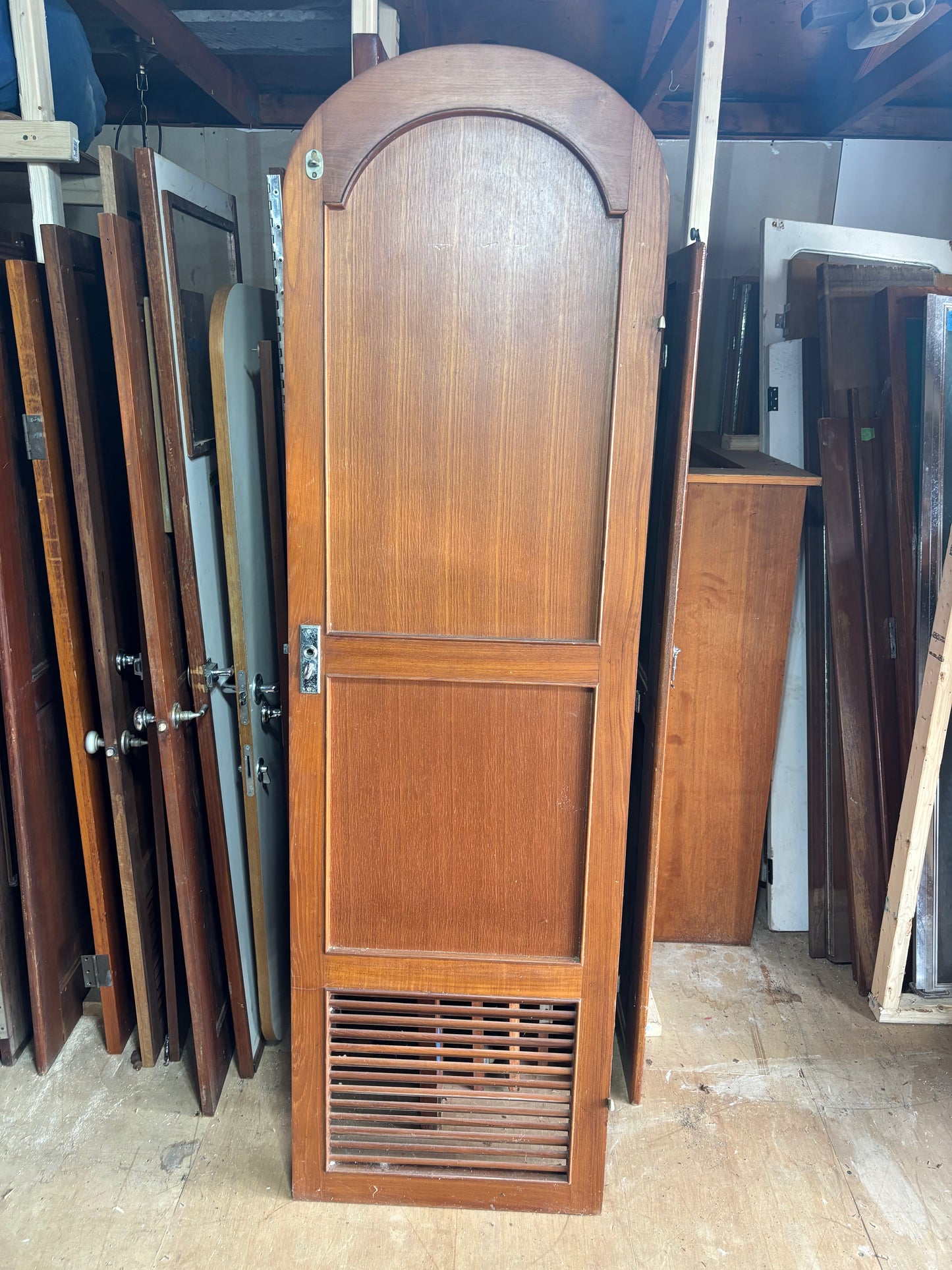 Oval Louvered Interior Door- 74" x 21 7/8" x 1 1/4" -- #50