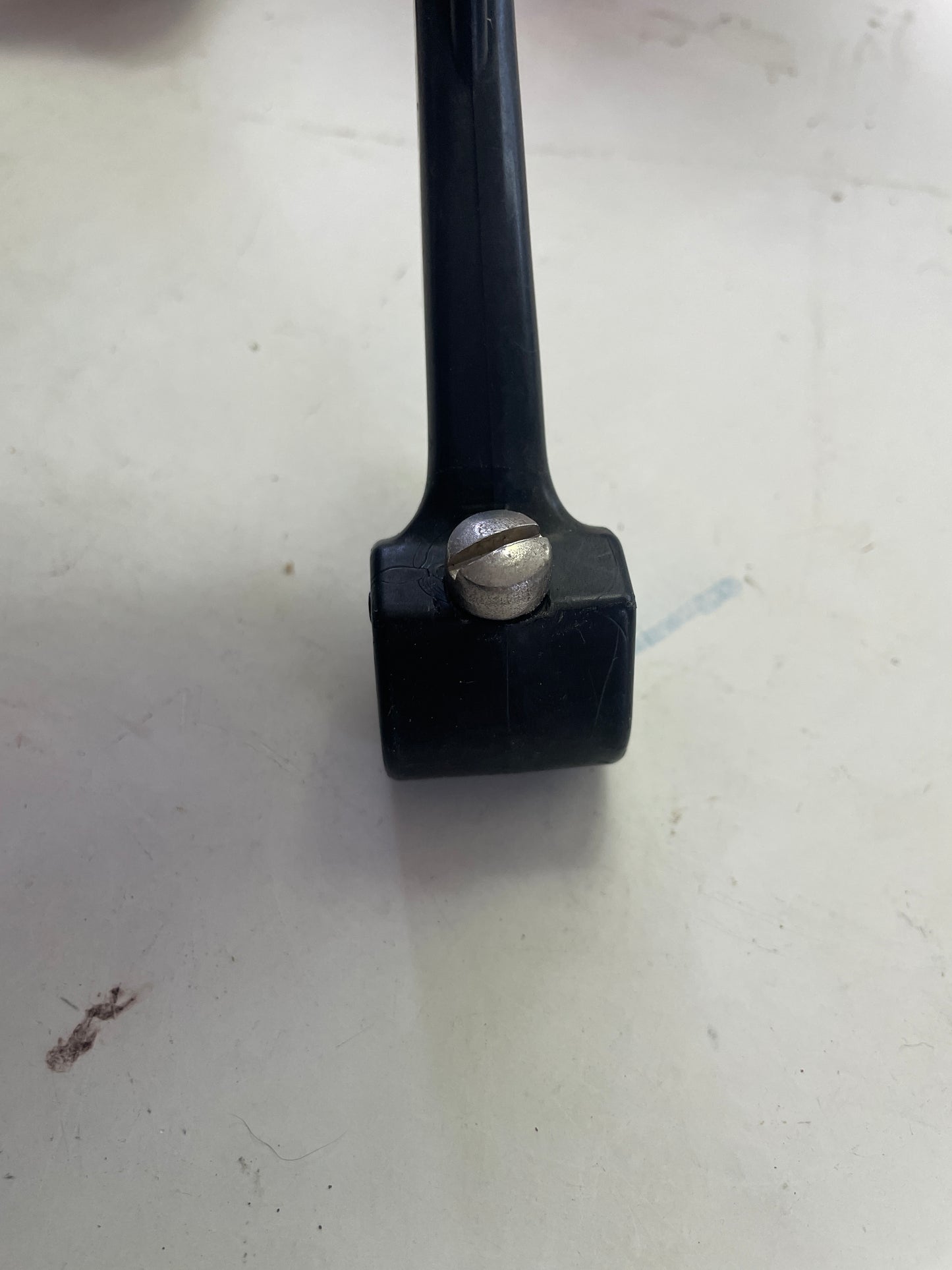 Standard Black Plastic Handle For Pedestal