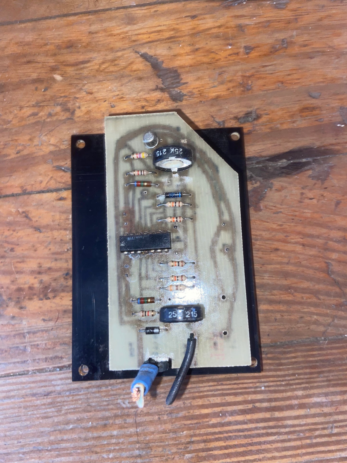 Professional Mariner High/Low Battery Voltage Alarm