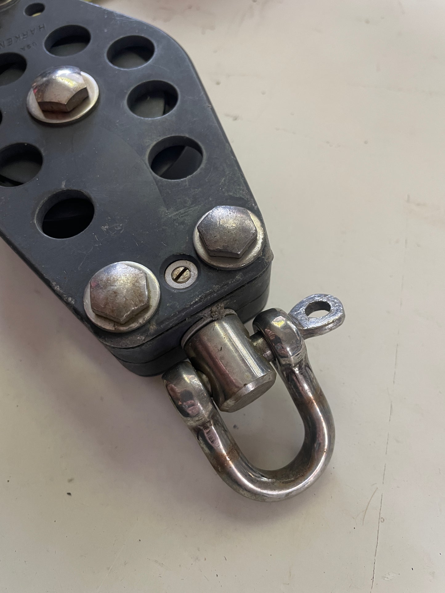 Harken Big Boat Single 3” Sheaved Swivel Block With Shackle - 9/16” Line