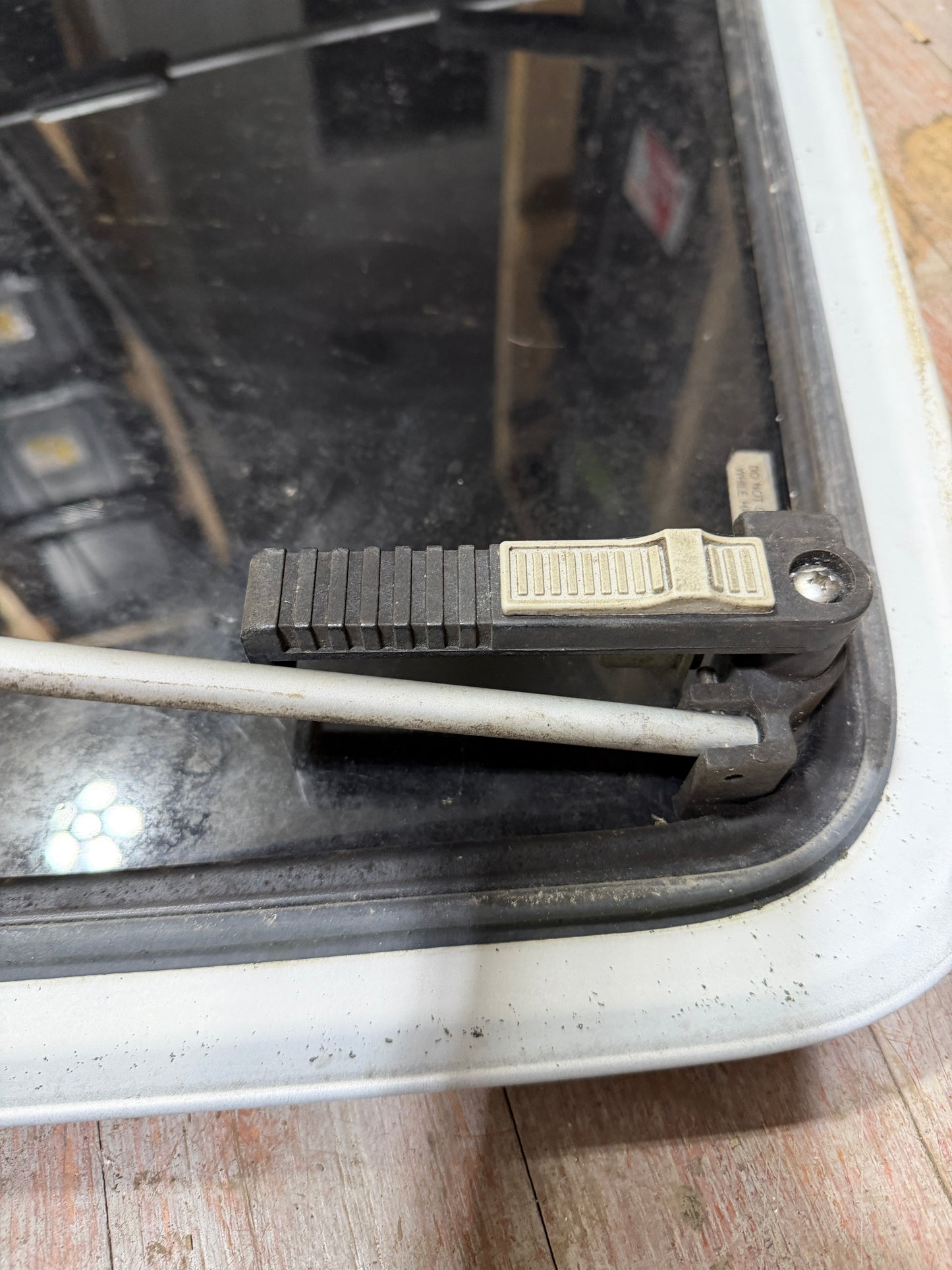 Bomar Hatch - Catalina Morgan 38 - ID: 20 1/4" Wide Short Side x 25 3/8" Wide Long Side x 19 1/4" Long