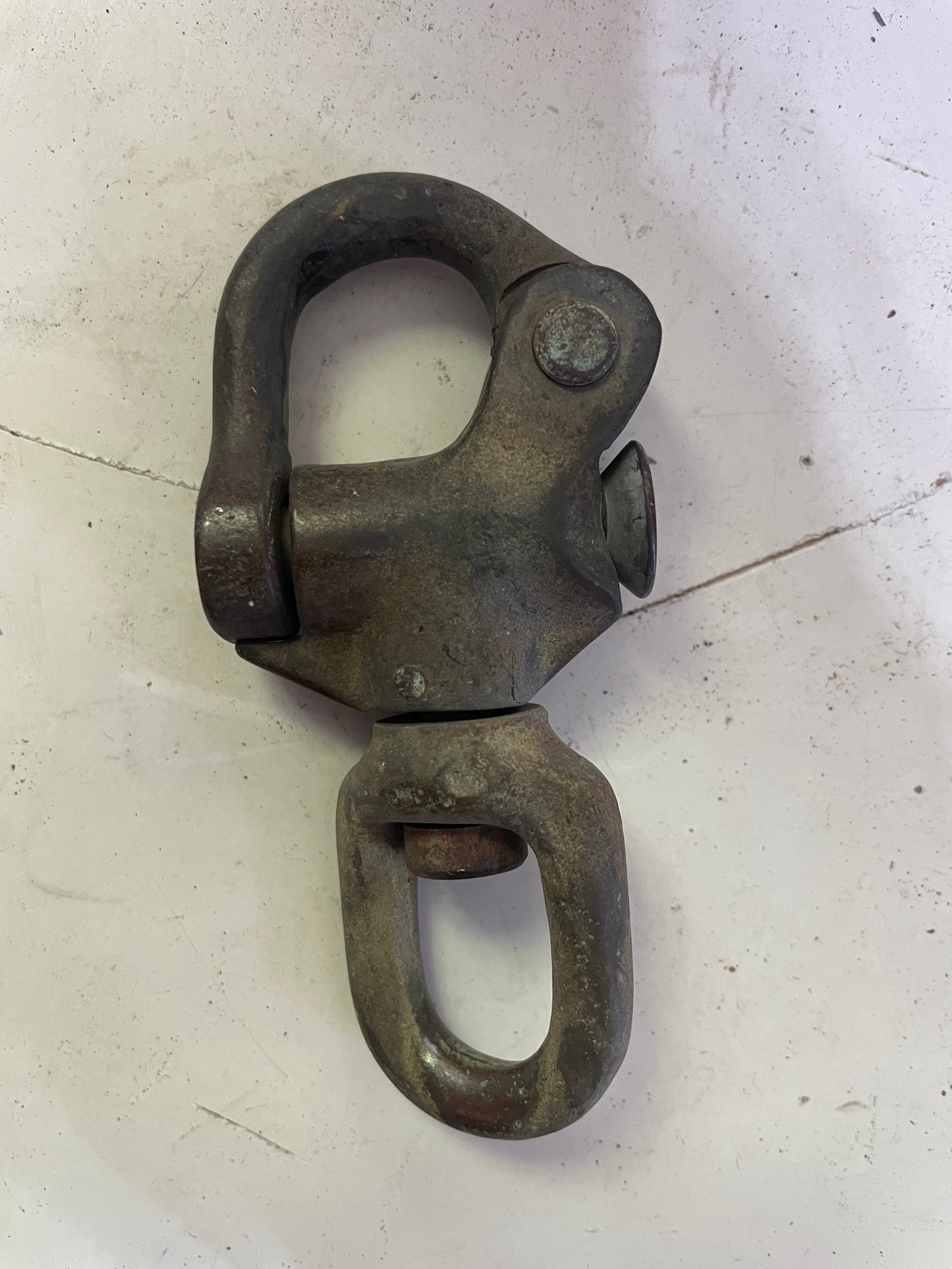 Vintage Bronze Swivel Bail Shackle - 1/2” Eye