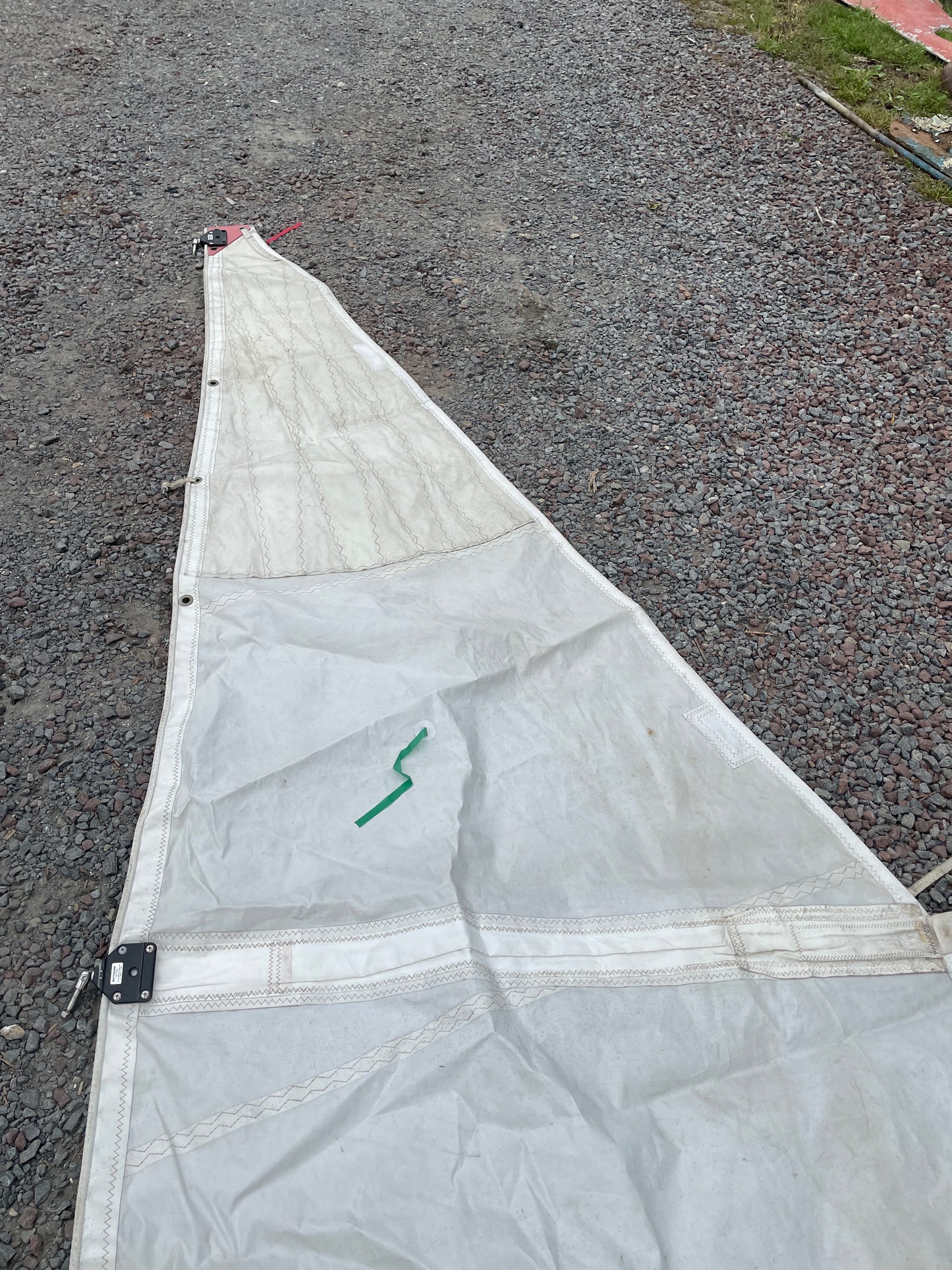 Main Sail- 39’3” x 36’6” x 14’1”