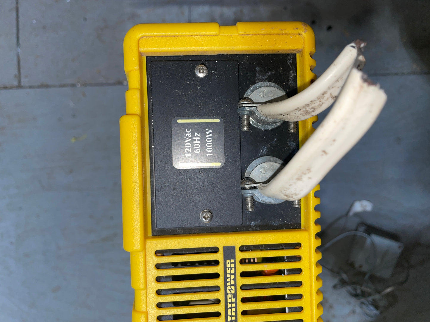 Xantrex Prosine 1000 Watt Inverter WITH Switch