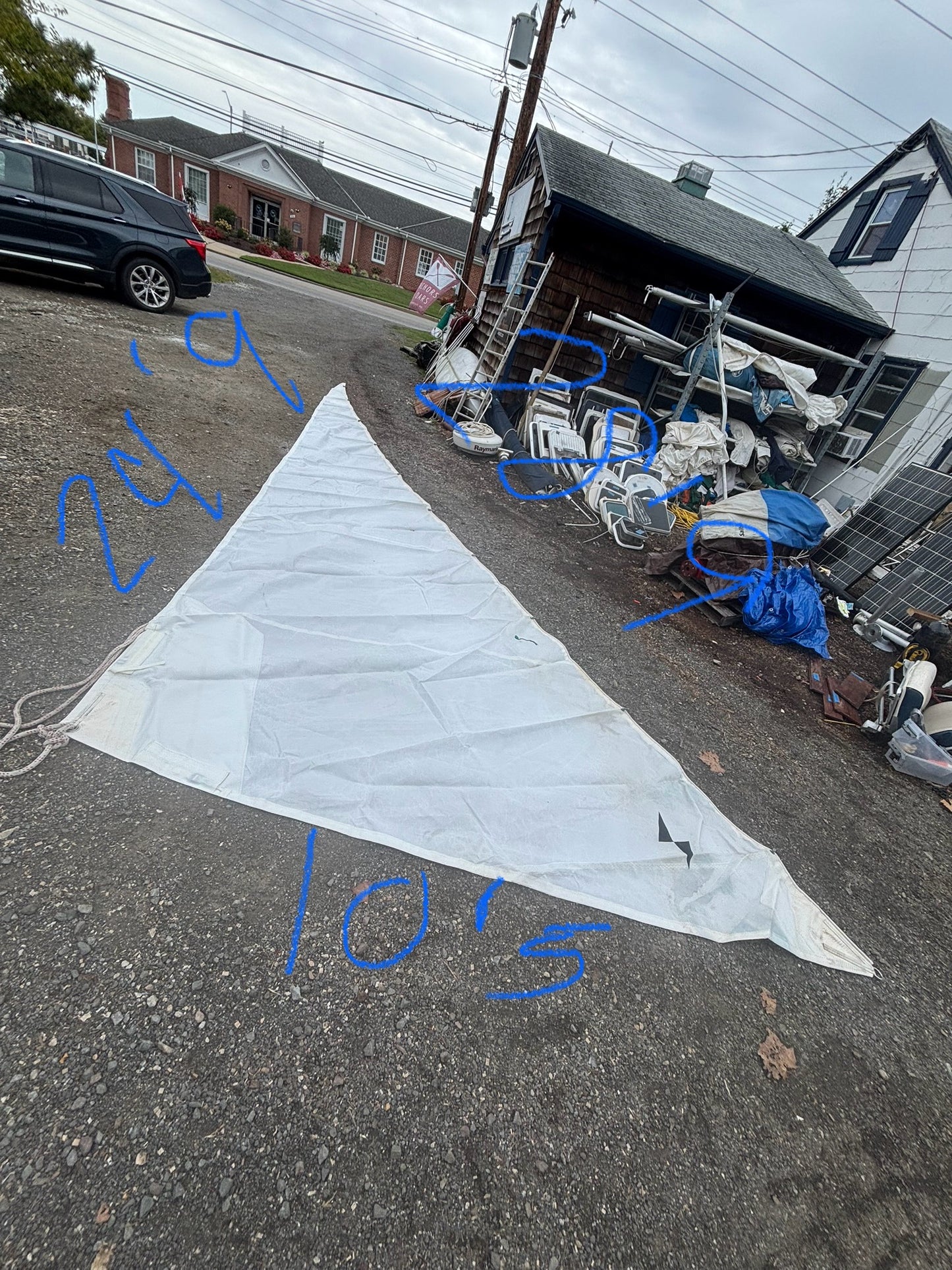 Valiant 32 Stay Sail - 24'9" x 28'9" x 10'5"