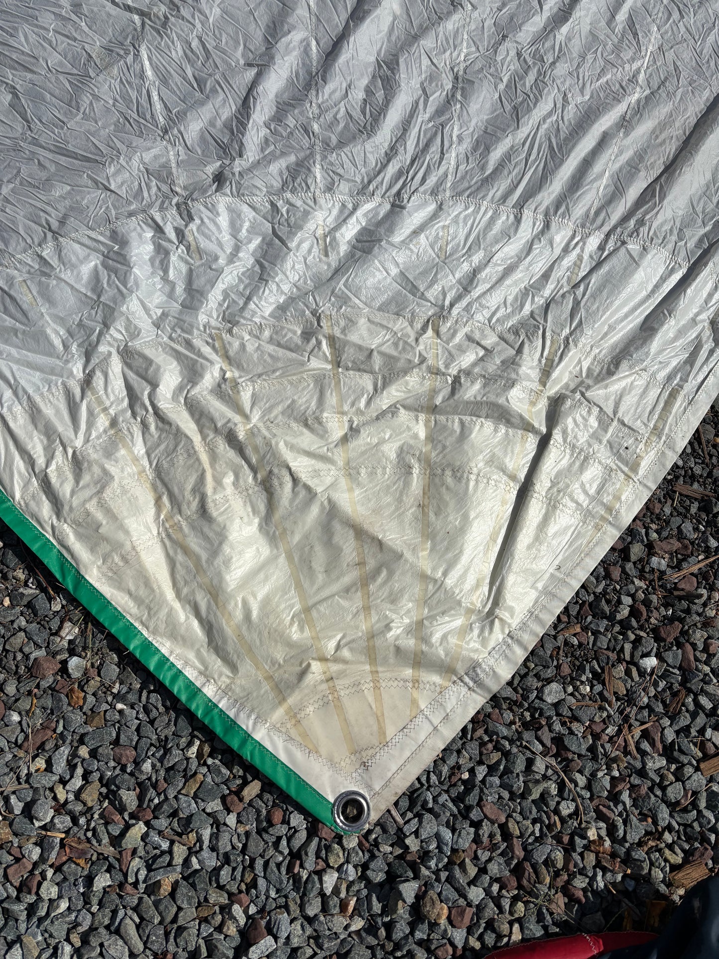 Symmetrical Spinnaker 38'2" x 38'2" x 21'6" - Tartan 33