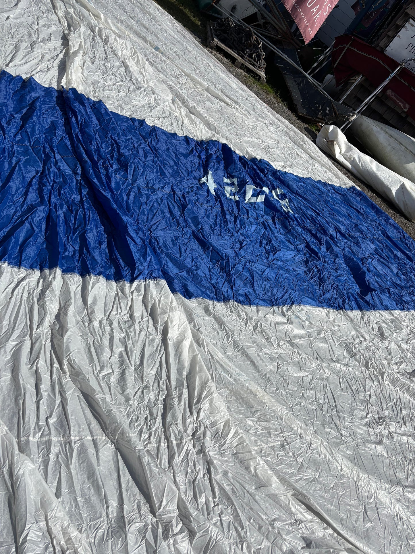 Symmetrical Spinnaker 38'2" x 38'2" x 21'6" - Tartan 33