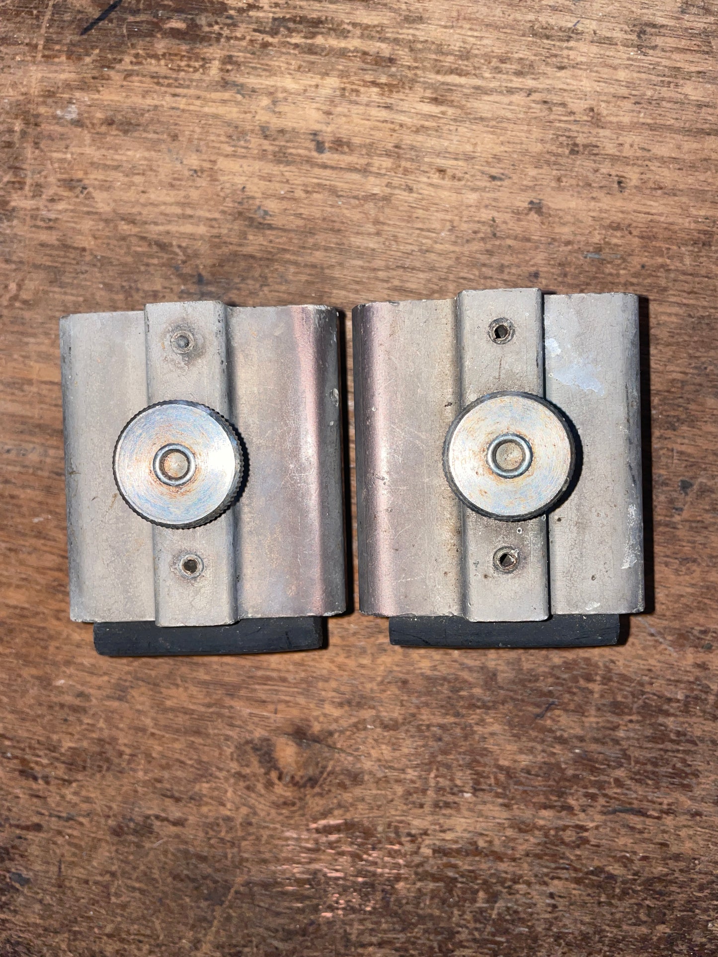 PAIR 1” T Track Ends-Pull Top