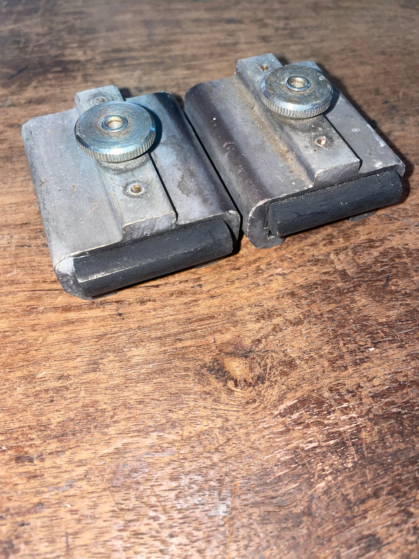 PAIR 1” T Track Ends-Pull Top